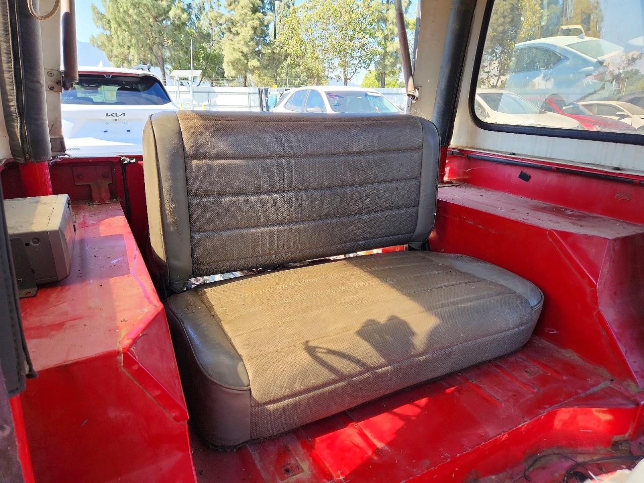 1992 Jeep Wrangler / Yj Red vin: 2J4FY29S7NJ551440