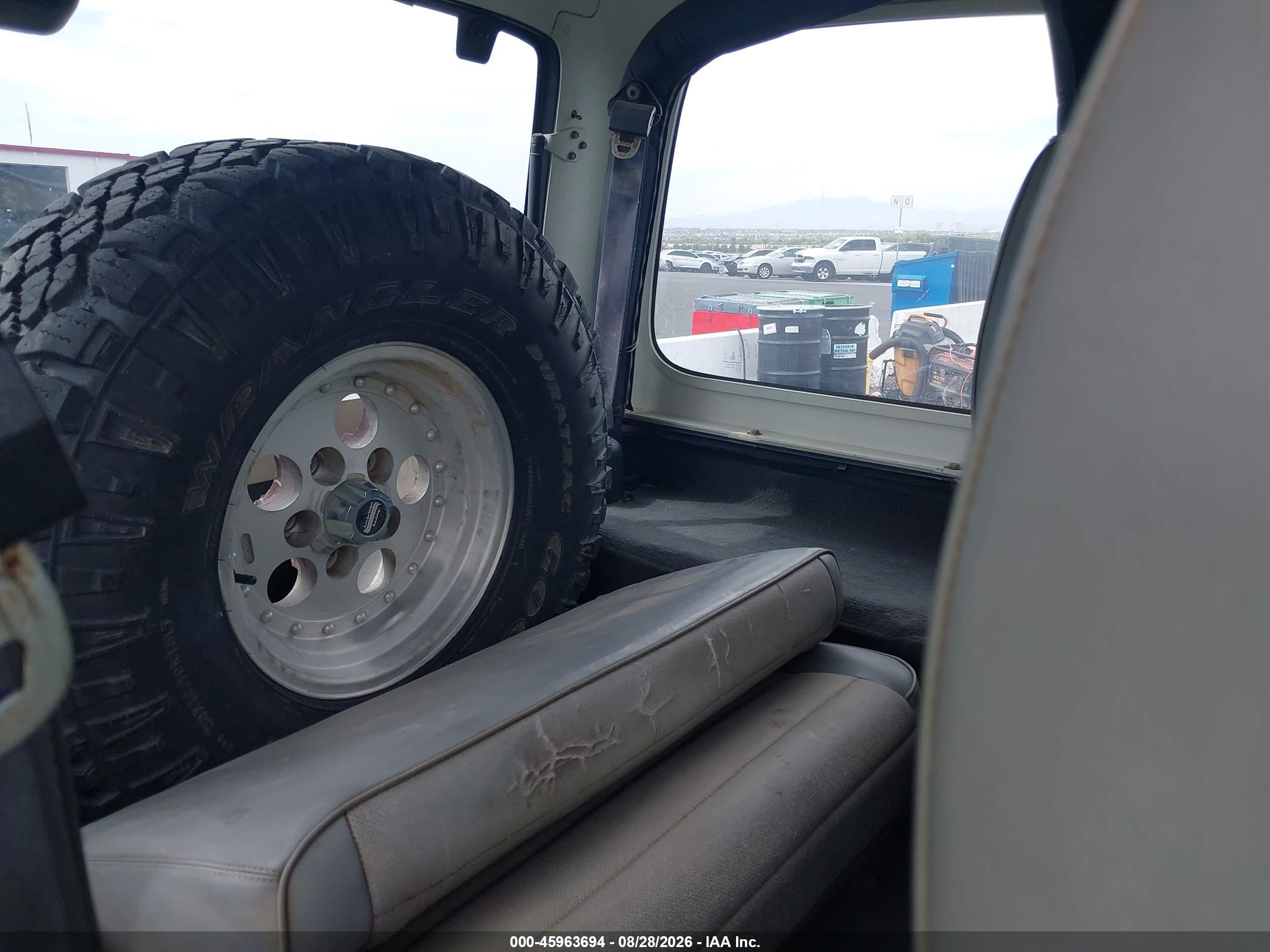 1992 Jeep Wrangler / Yj   Green vin: 2J4FY29S9NJ548300