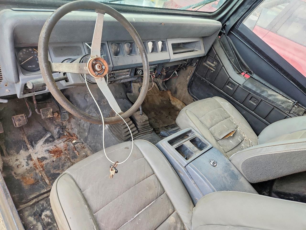 1990 Jeep Wrangler / Yj Gray vin: 2J4FY29T0LJ509665