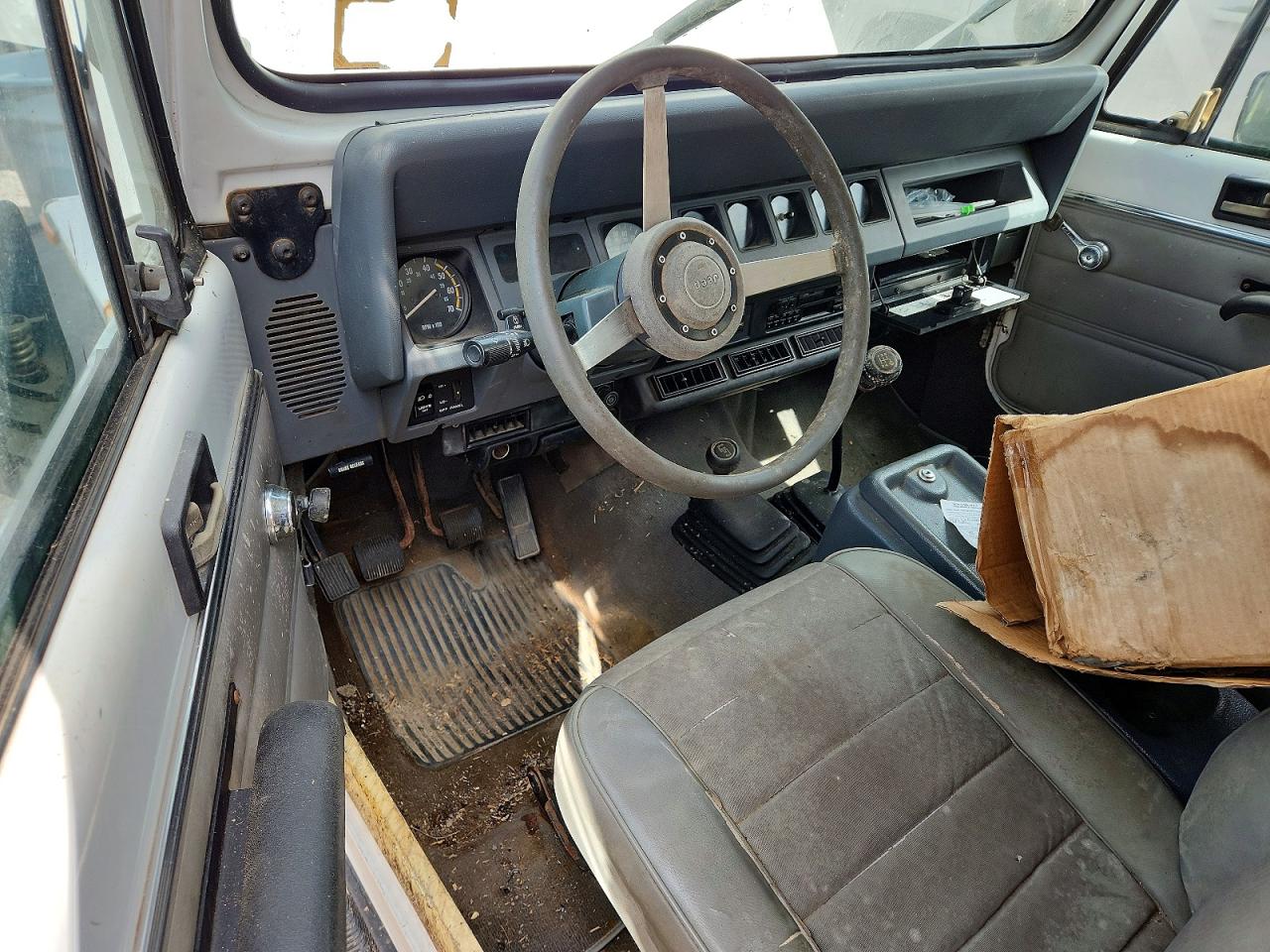 1990 Jeep Wrangler / Yj White vin: 2J4FY29T2LJ534583