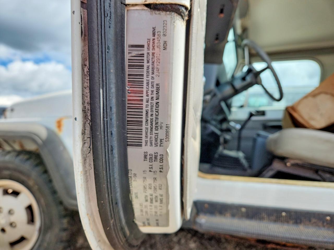 1990 Jeep Wrangler / Yj White vin: 2J4FY29T2LJ534583
