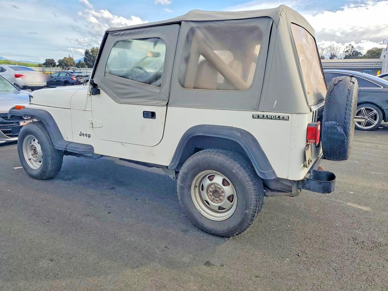 1989 Jeep Wrangler / Yj White vin: 2J4FY29T6KJ131625