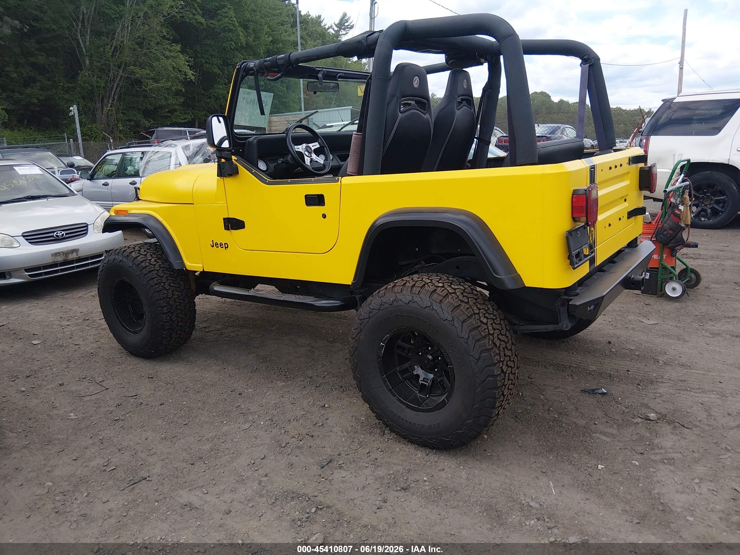 1989 Jeep Wrangler / Yj Laredo Yellow vin: 2J4FY59T0KJ152164