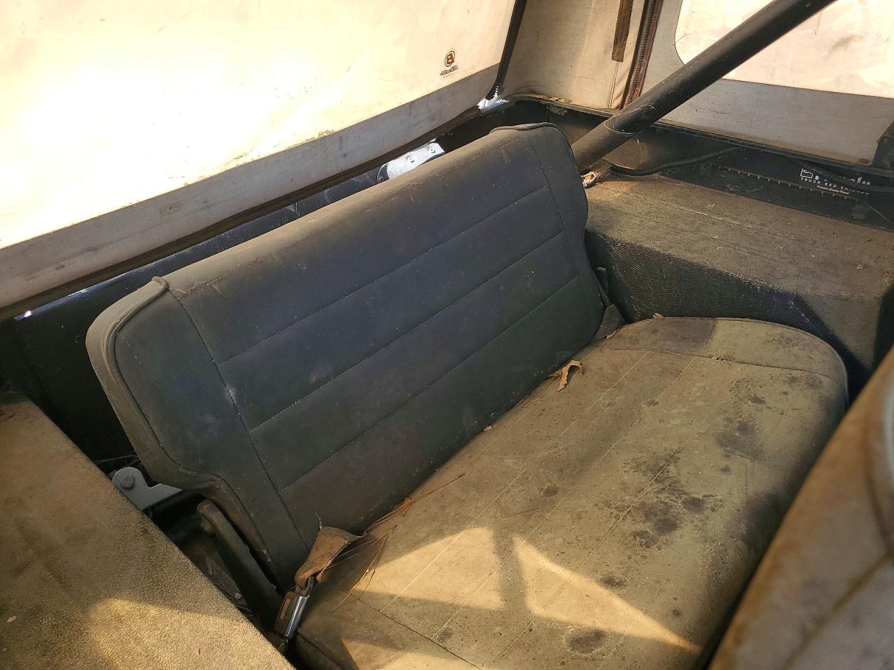 1989 Jeep Wrangler / Yj Laredo Black vin: 2J4FY59T2KJ142185