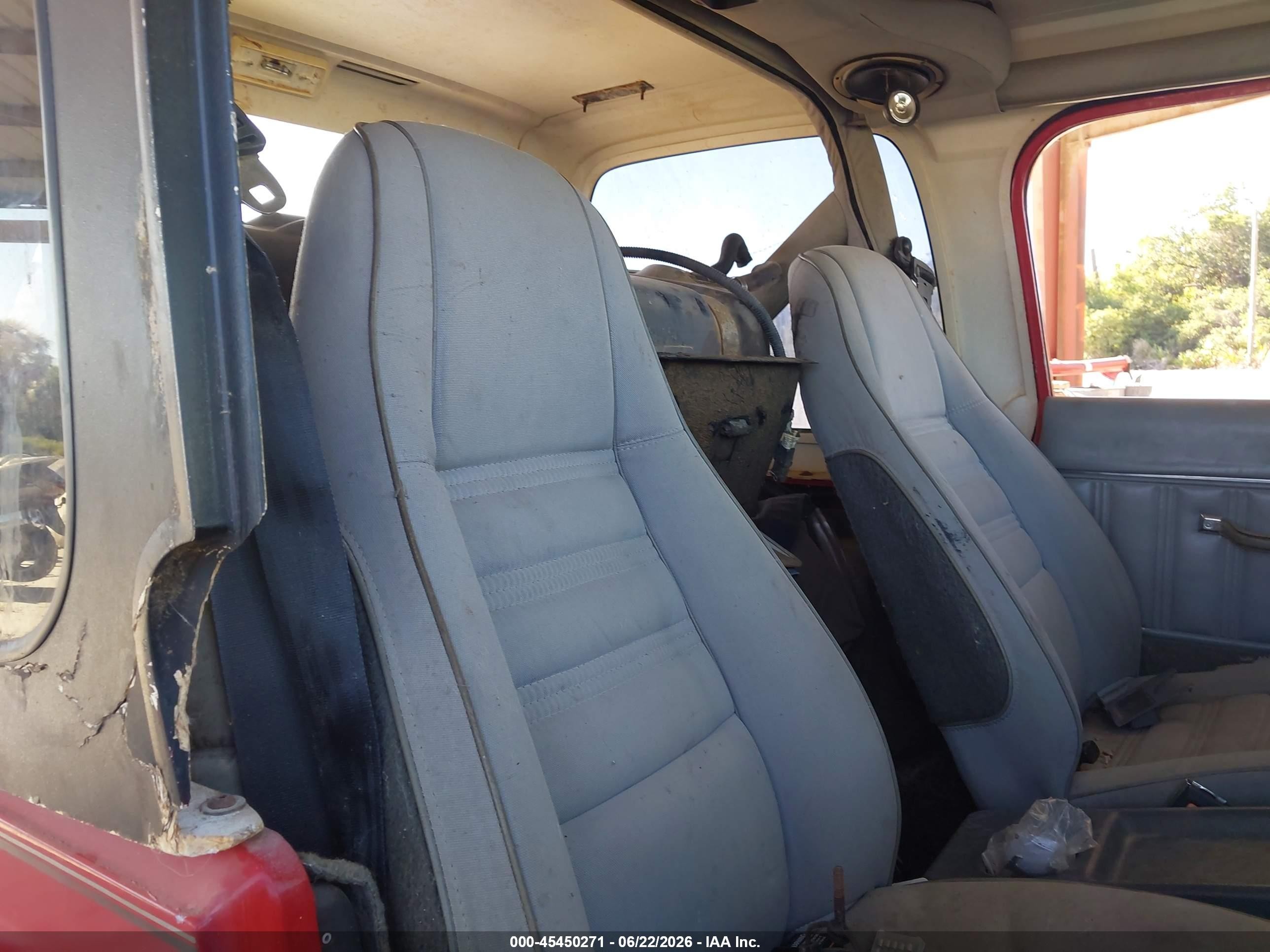 1990 Jeep Wrangler / Yj Laredo Red vin: 2J4FY59T8LJ519832