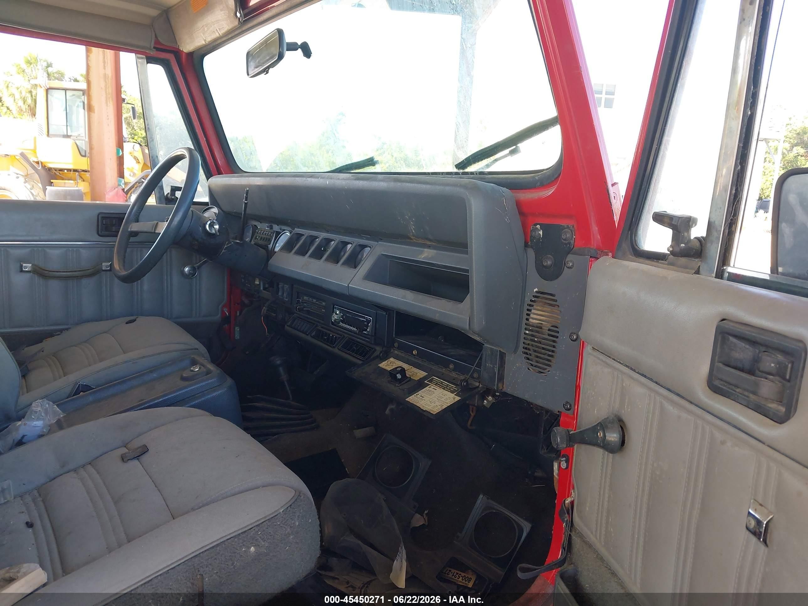 1990 Jeep Wrangler / Yj Laredo Red vin: 2J4FY59T8LJ519832