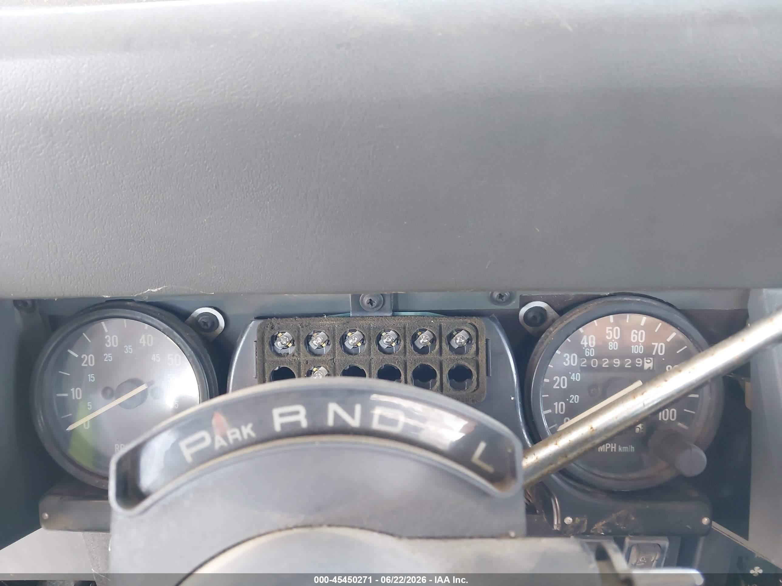 1990 Jeep Wrangler / Yj Laredo Red vin: 2J4FY59T8LJ519832