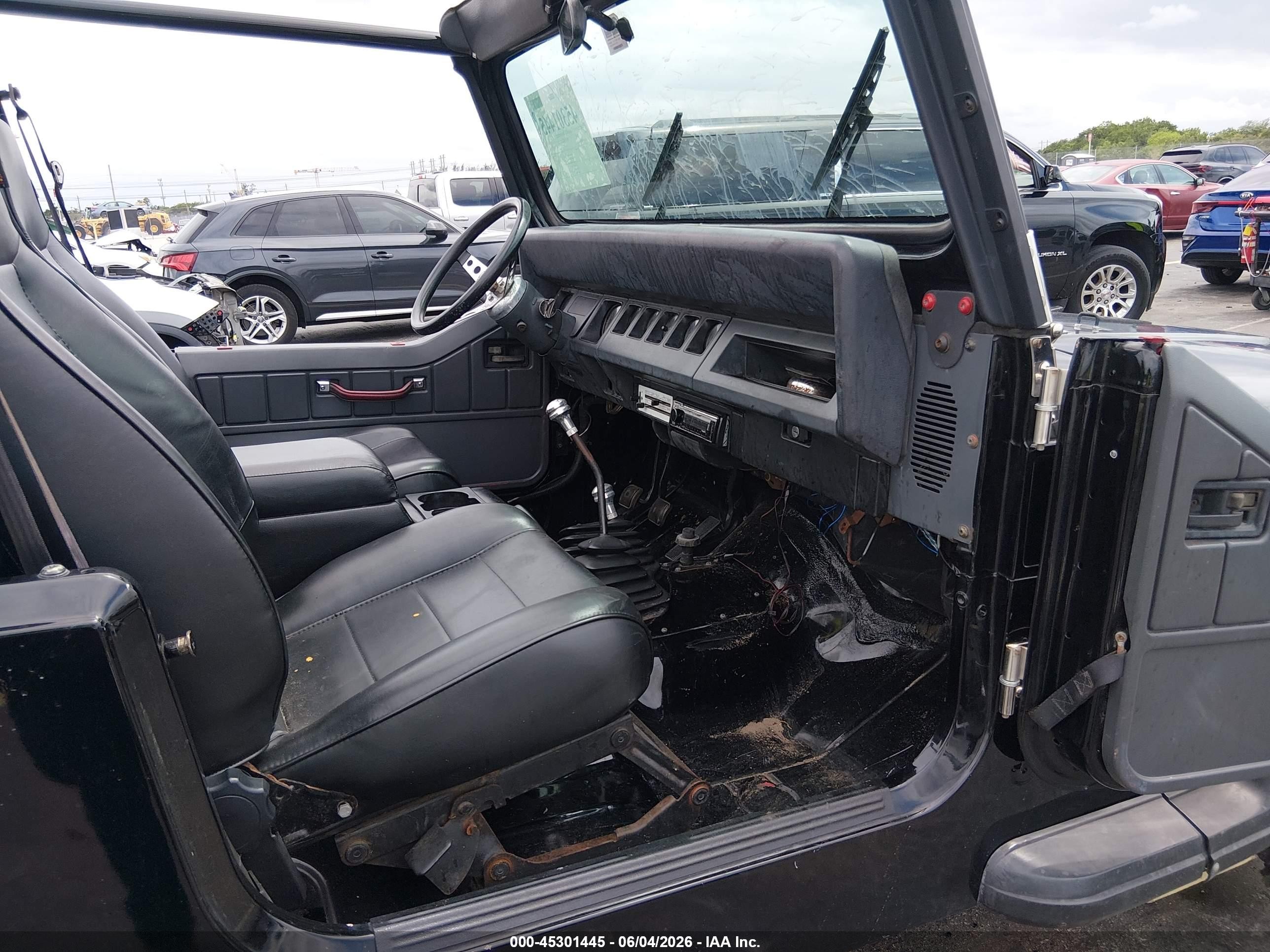 1991 Jeep Wrangler / Yj Renegade Black vin: 2J4FY69S8MJ122720