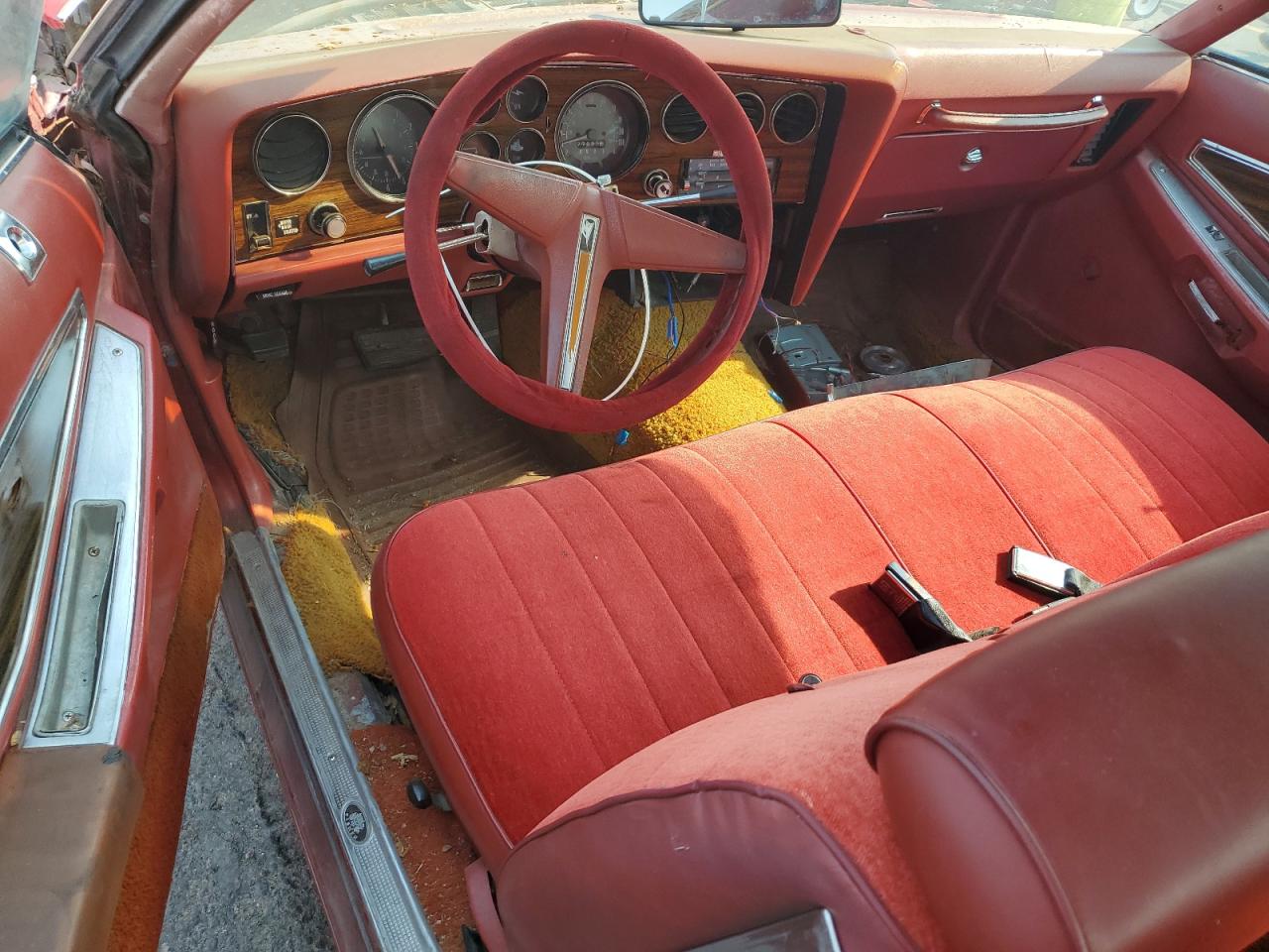 1976 Pontiac Uk Red vin: 2J57M6P248861