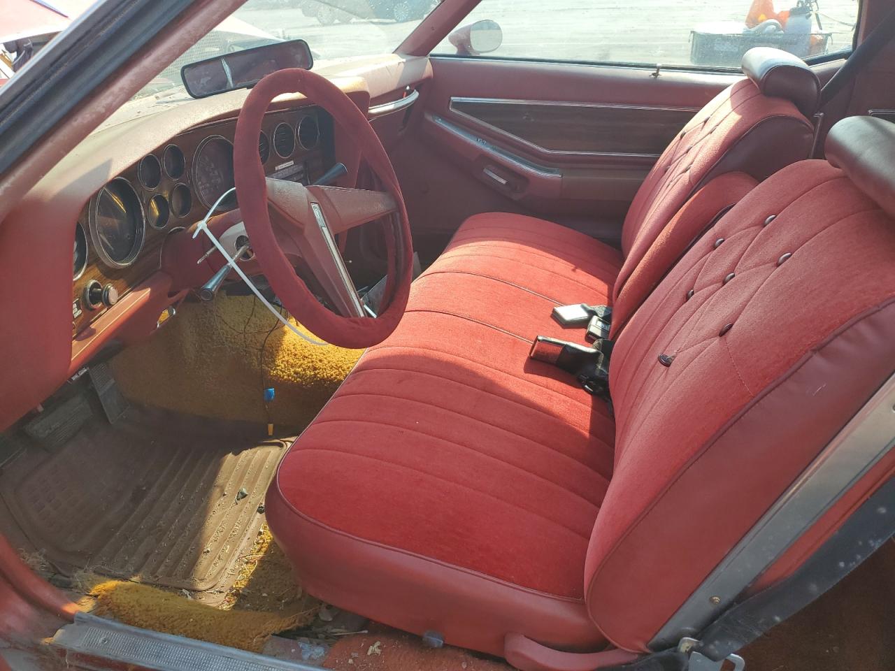 1976 Pontiac Uk Red vin: 2J57M6P248861