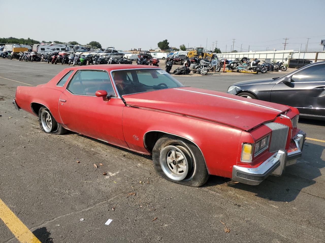 1976 Pontiac Uk Red vin: 2J57M6P248861