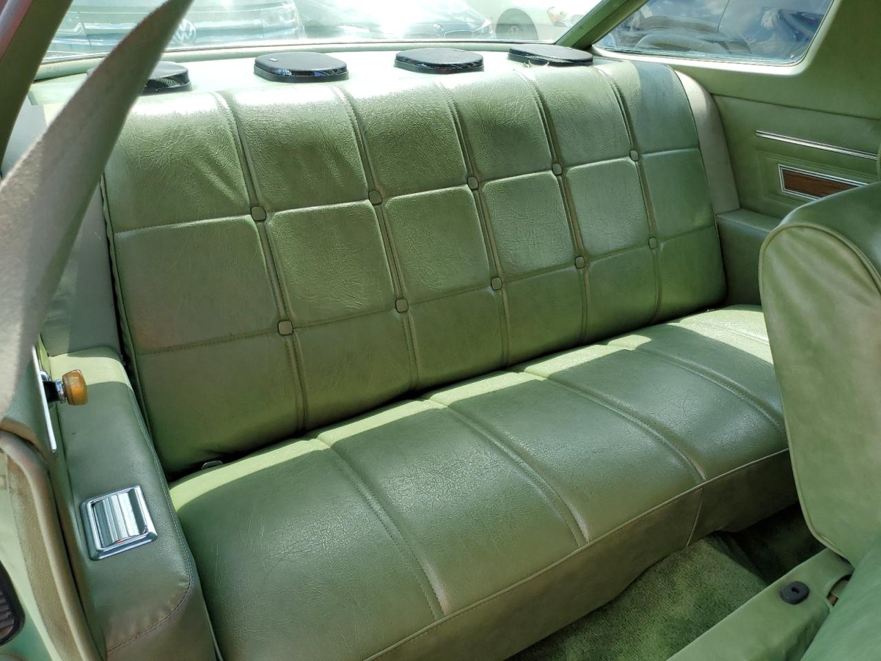 1974 Pontiac                     Catalina Green vin: 2L57R4D116407