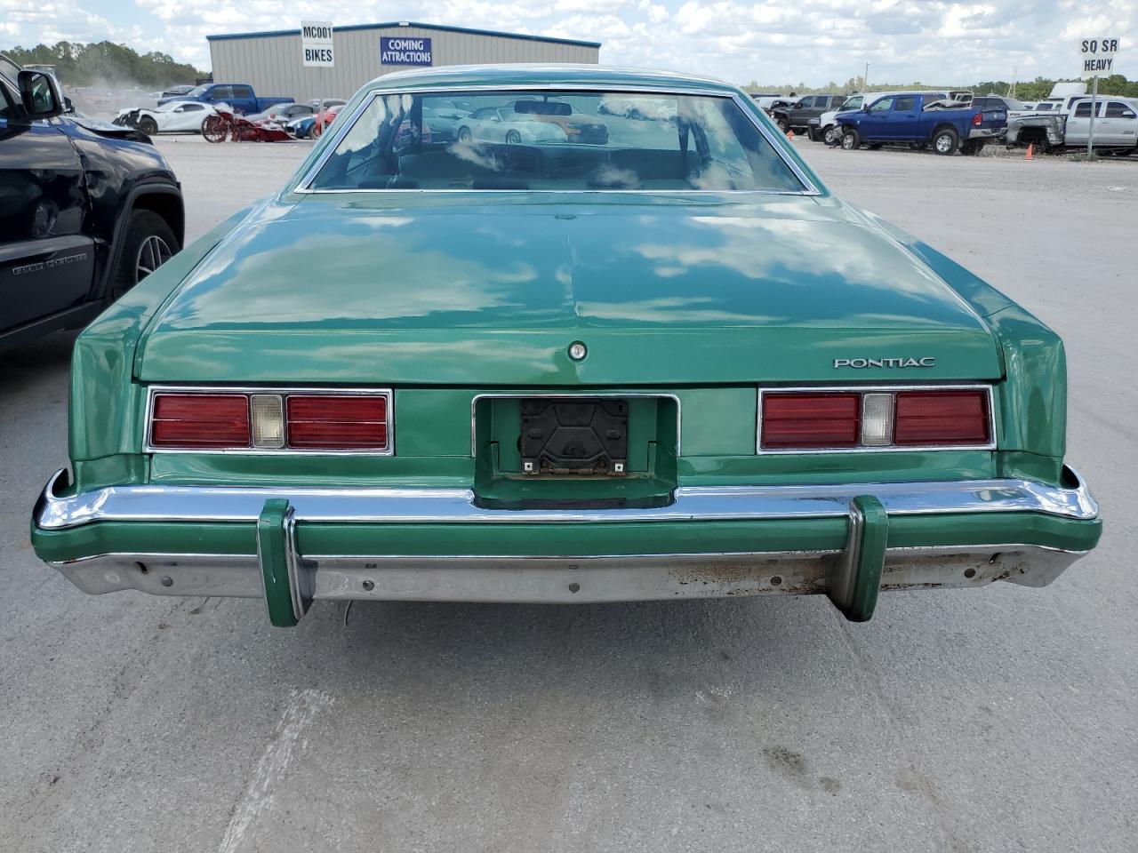 1974 Pontiac                     Catalina Green vin: 2L57R4D116407