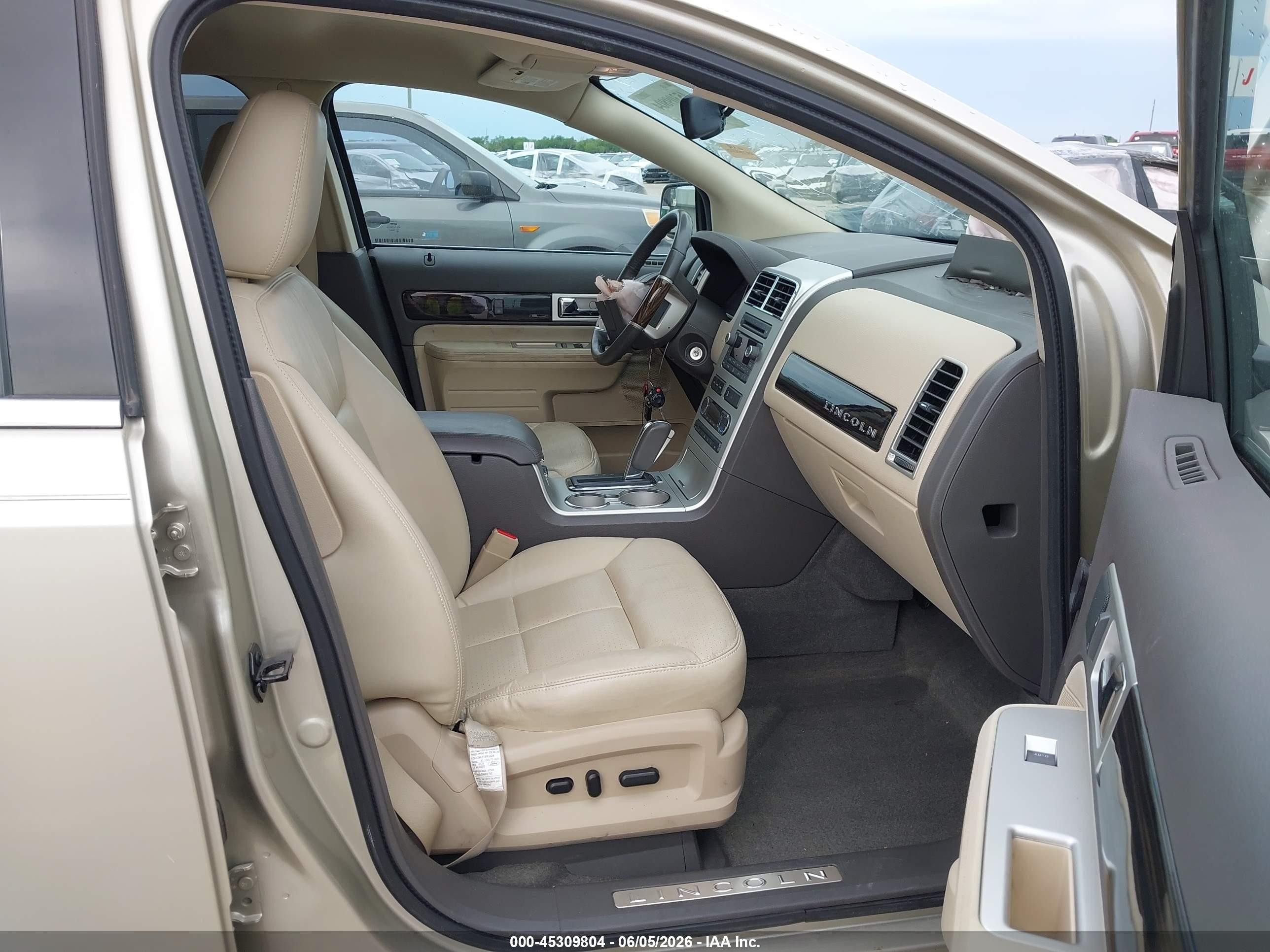 2010 Lincoln Mkx   Gold vin: 2LMDJ6JC2ABJ16908