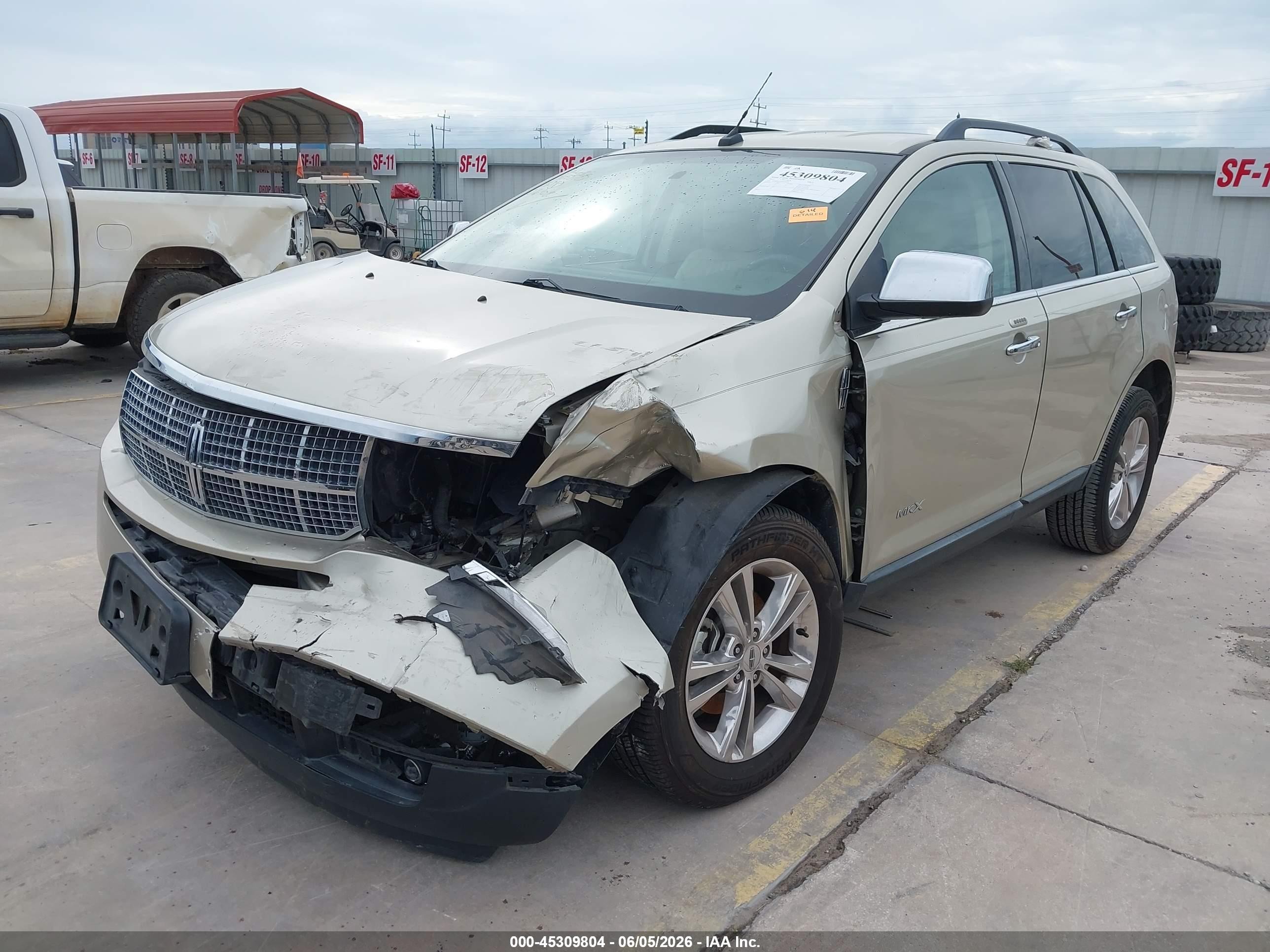 2010 Lincoln Mkx   Gold vin: 2LMDJ6JC2ABJ16908