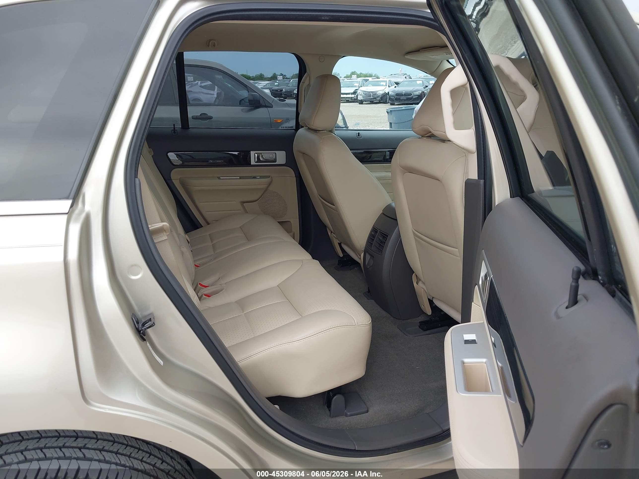 2010 Lincoln Mkx   Gold vin: 2LMDJ6JC2ABJ16908