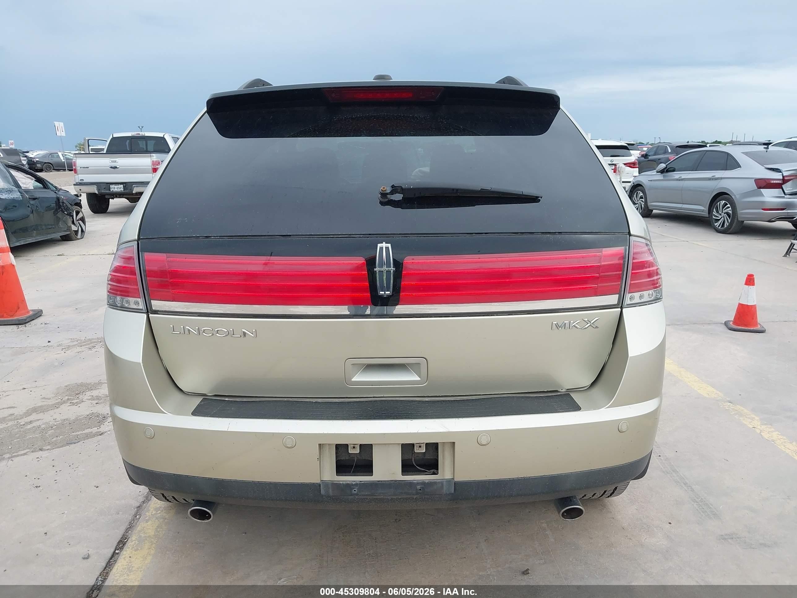 2010 Lincoln Mkx   Gold vin: 2LMDJ6JC2ABJ16908
