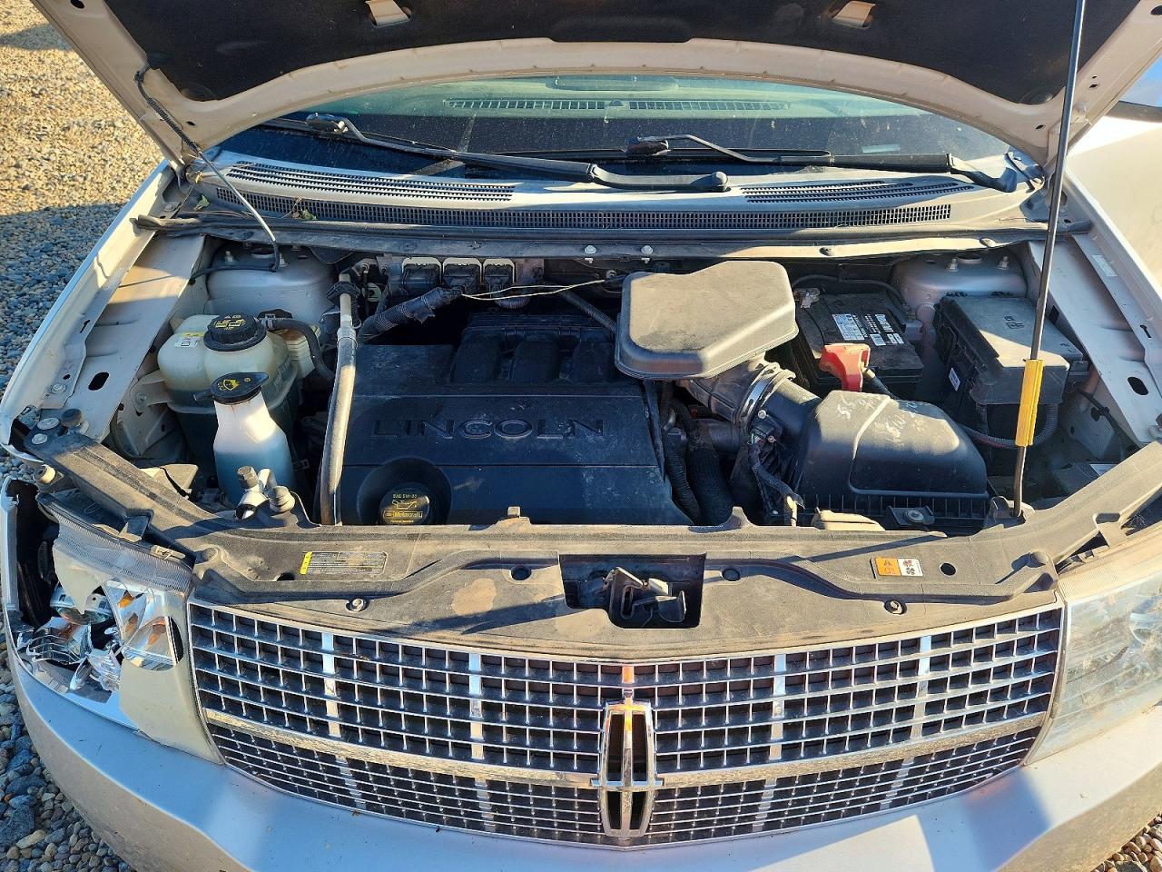 2010 Lincoln Mkx Silver vin: 2LMDJ6JC8ABJ14337