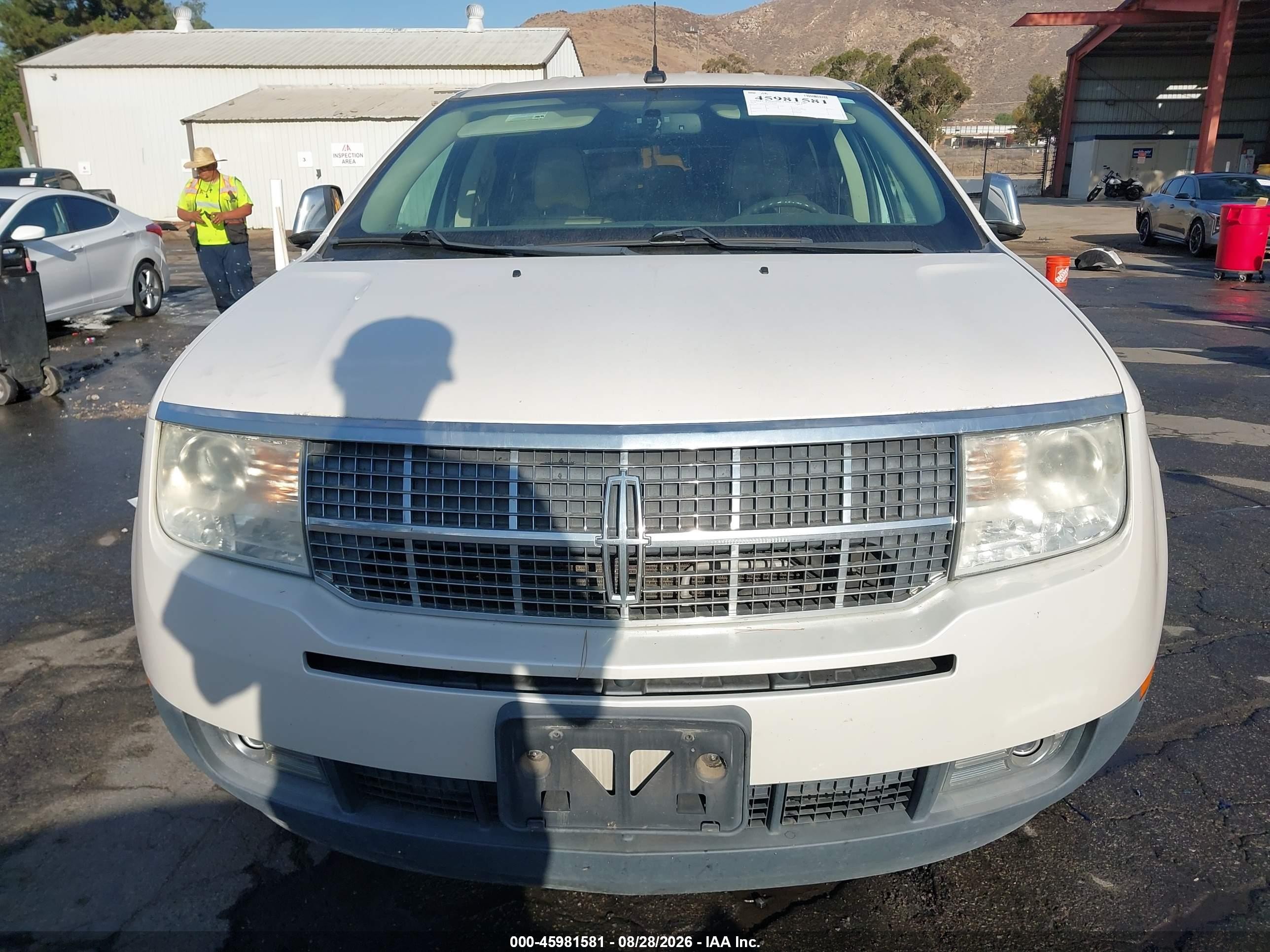 2010 Lincoln Mkx   White vin: 2LMDJ6JC8ABJ34524