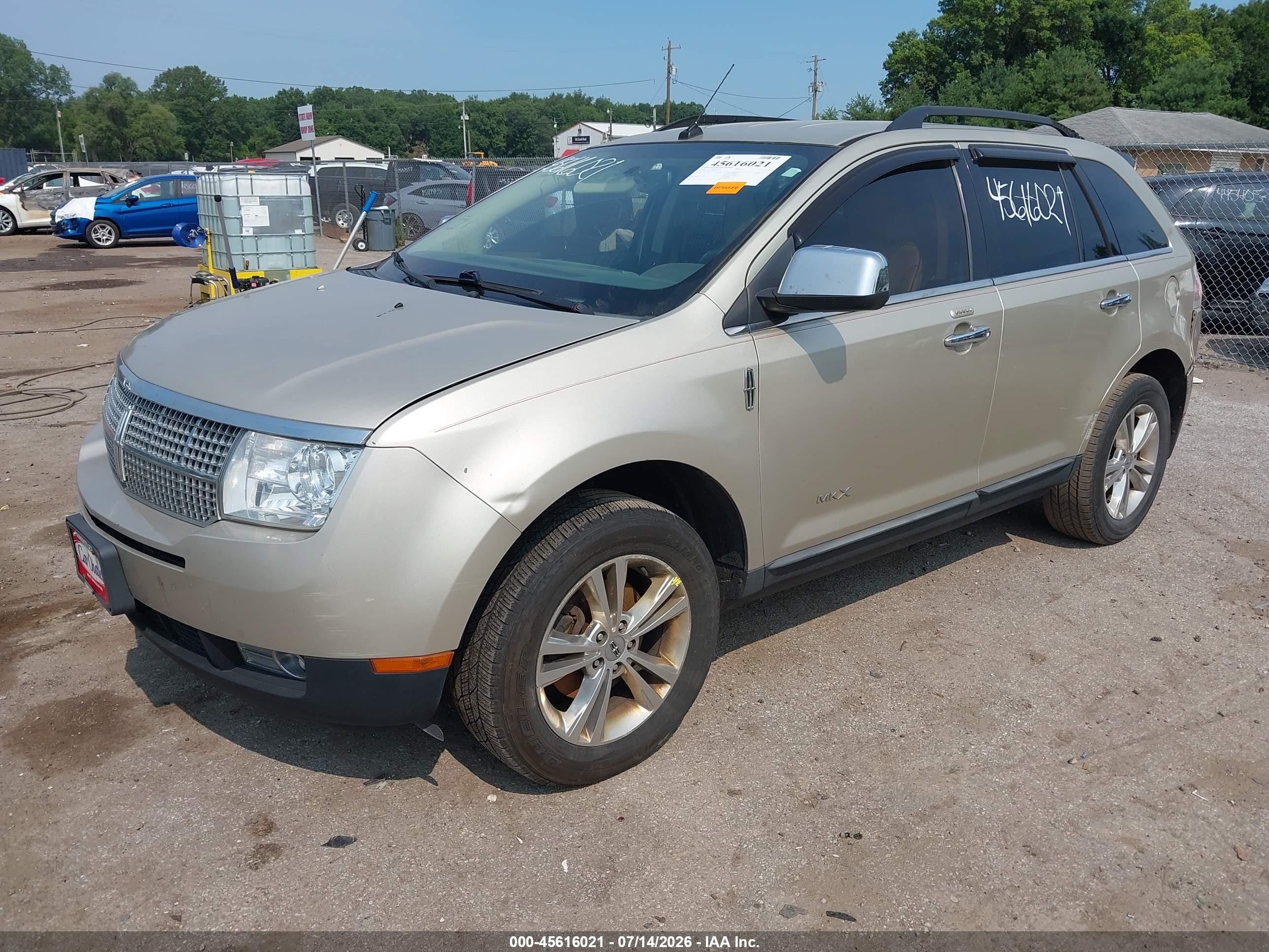 2010 Lincoln Mkx   Gold vin: 2LMDJ6JC9ABJ29154