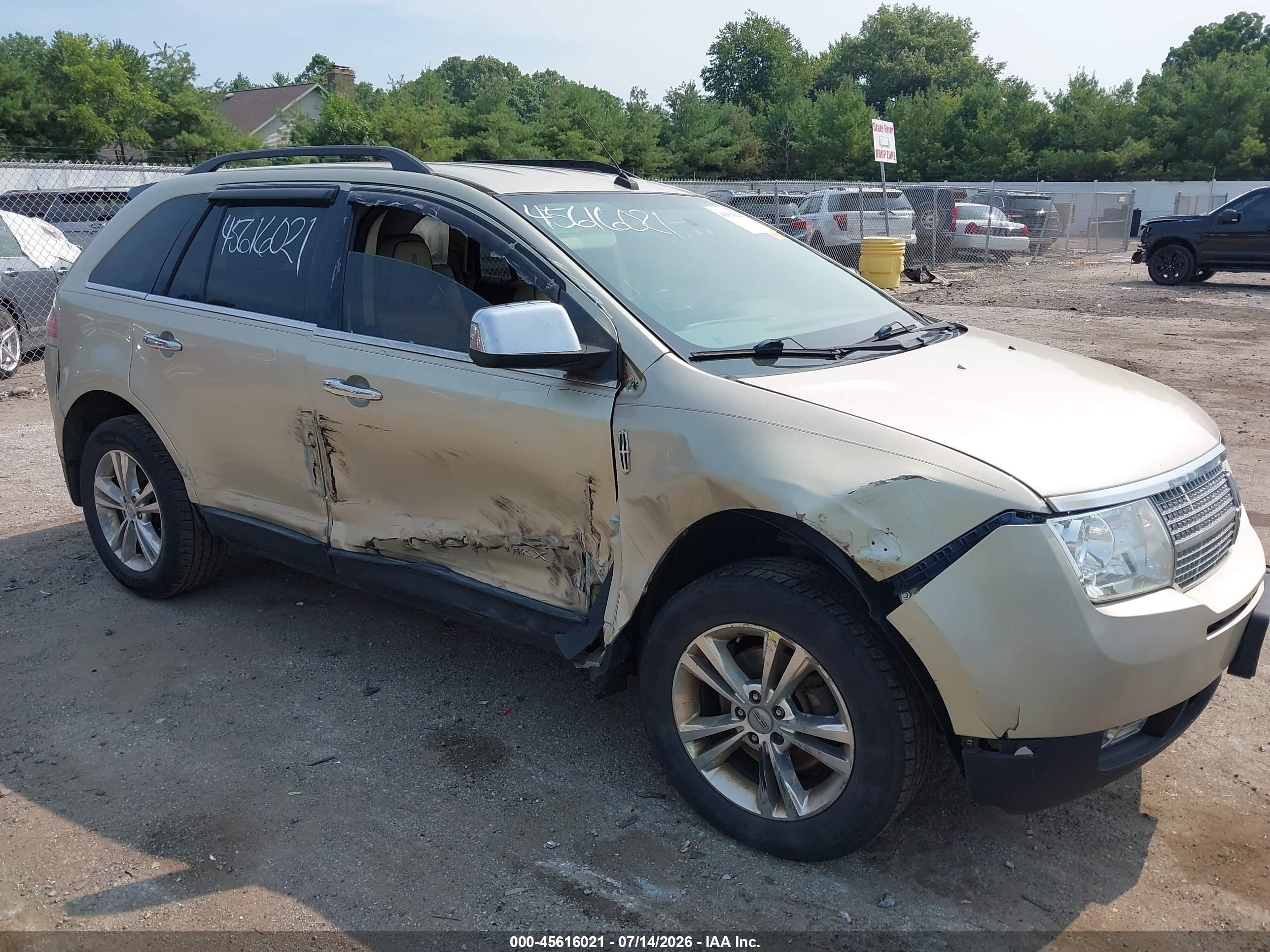 2010 Lincoln Mkx   Gold vin: 2LMDJ6JC9ABJ29154