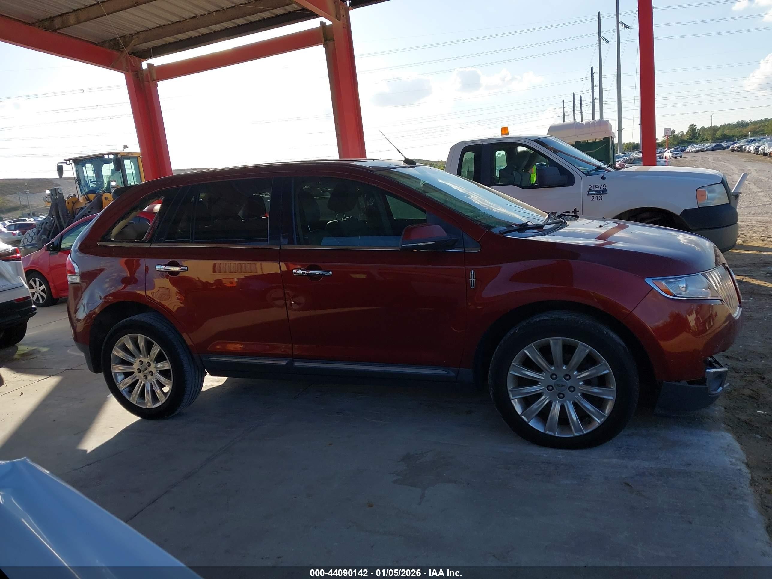2014 Lincoln Mkx   Burgundy vin: 2LMDJ6JK0EBL00418