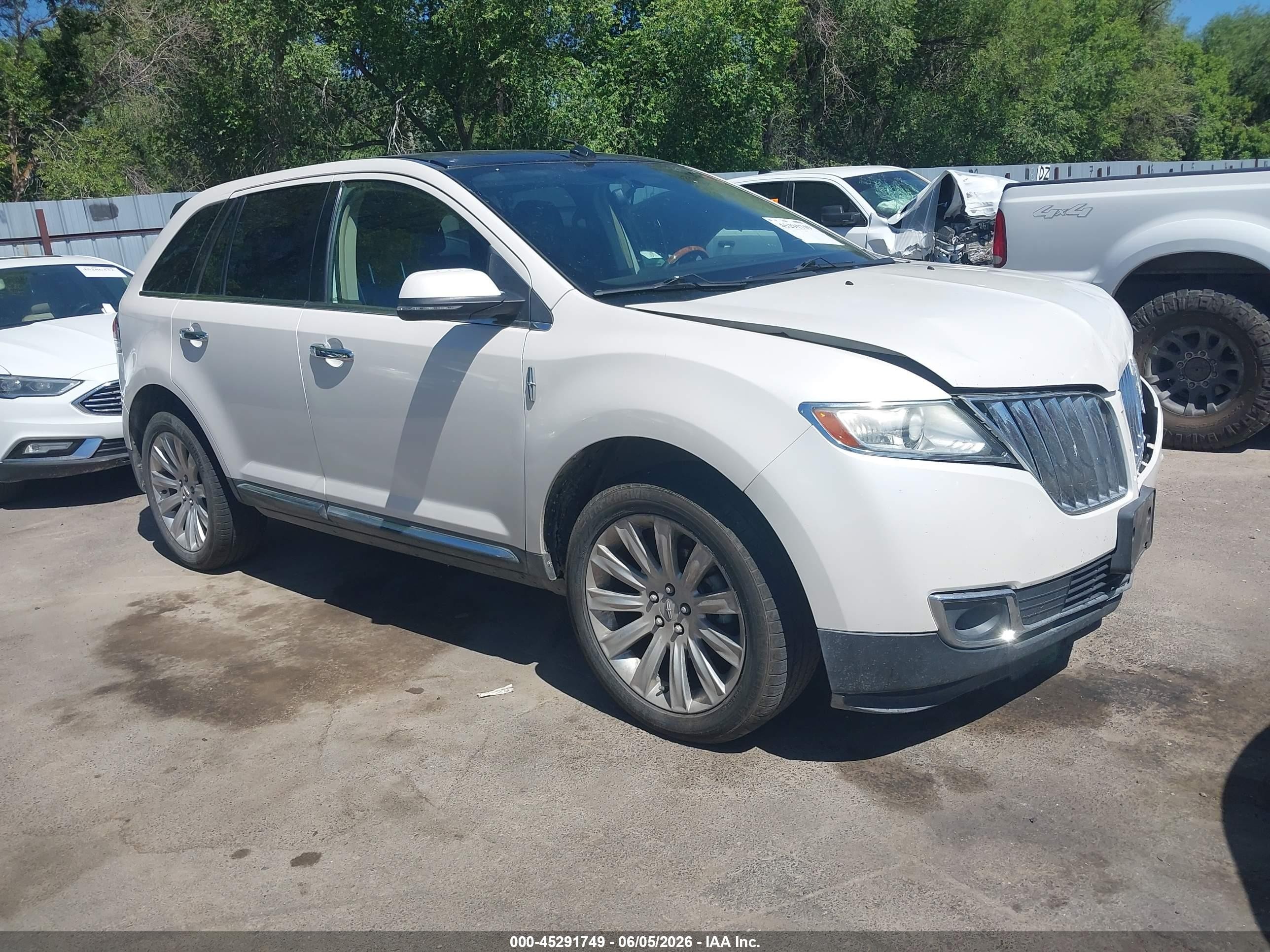 2015 Lincoln Mkx   White vin: 2LMDJ6JK0FBL31752