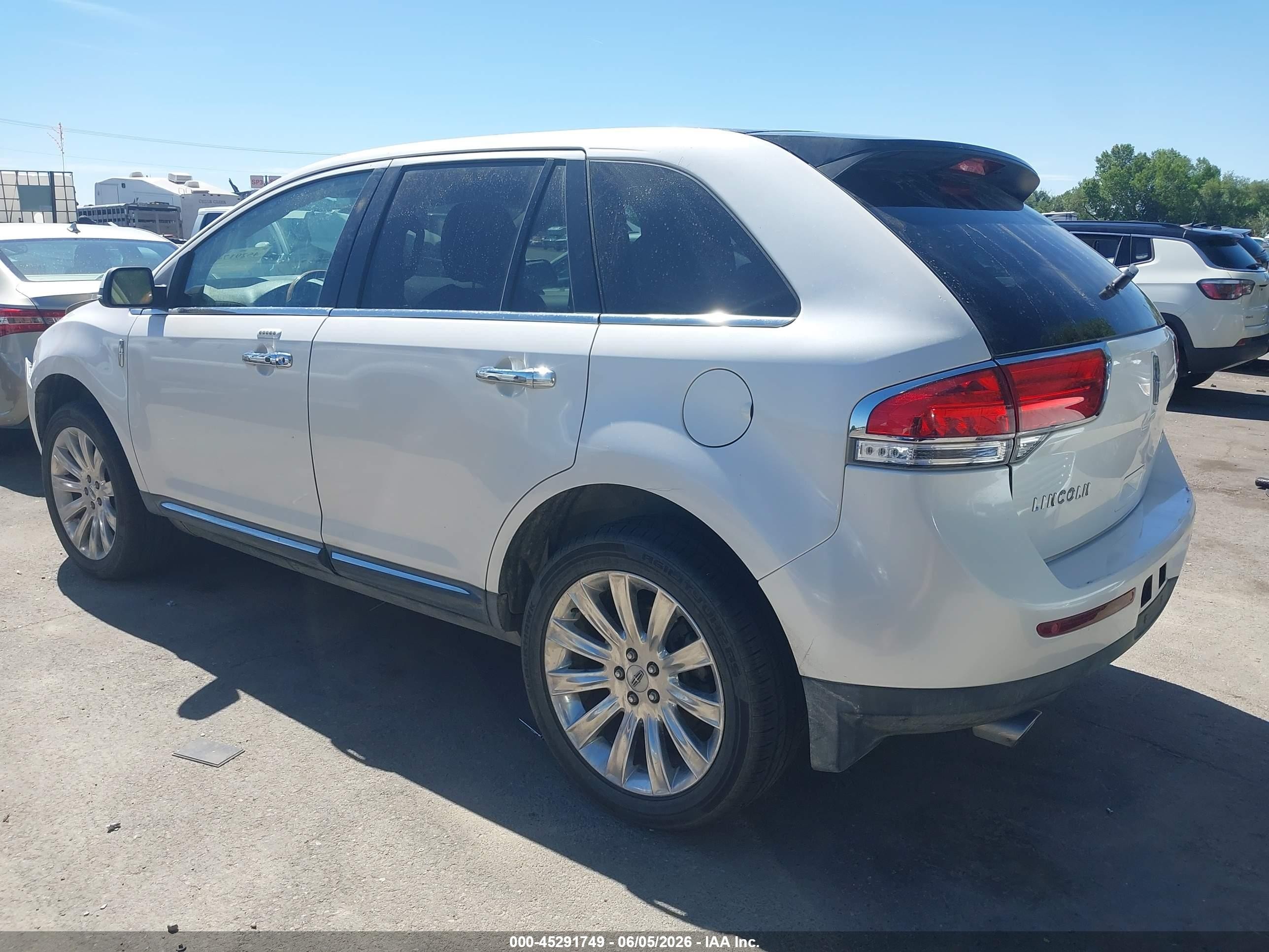 2015 Lincoln Mkx   White vin: 2LMDJ6JK0FBL31752