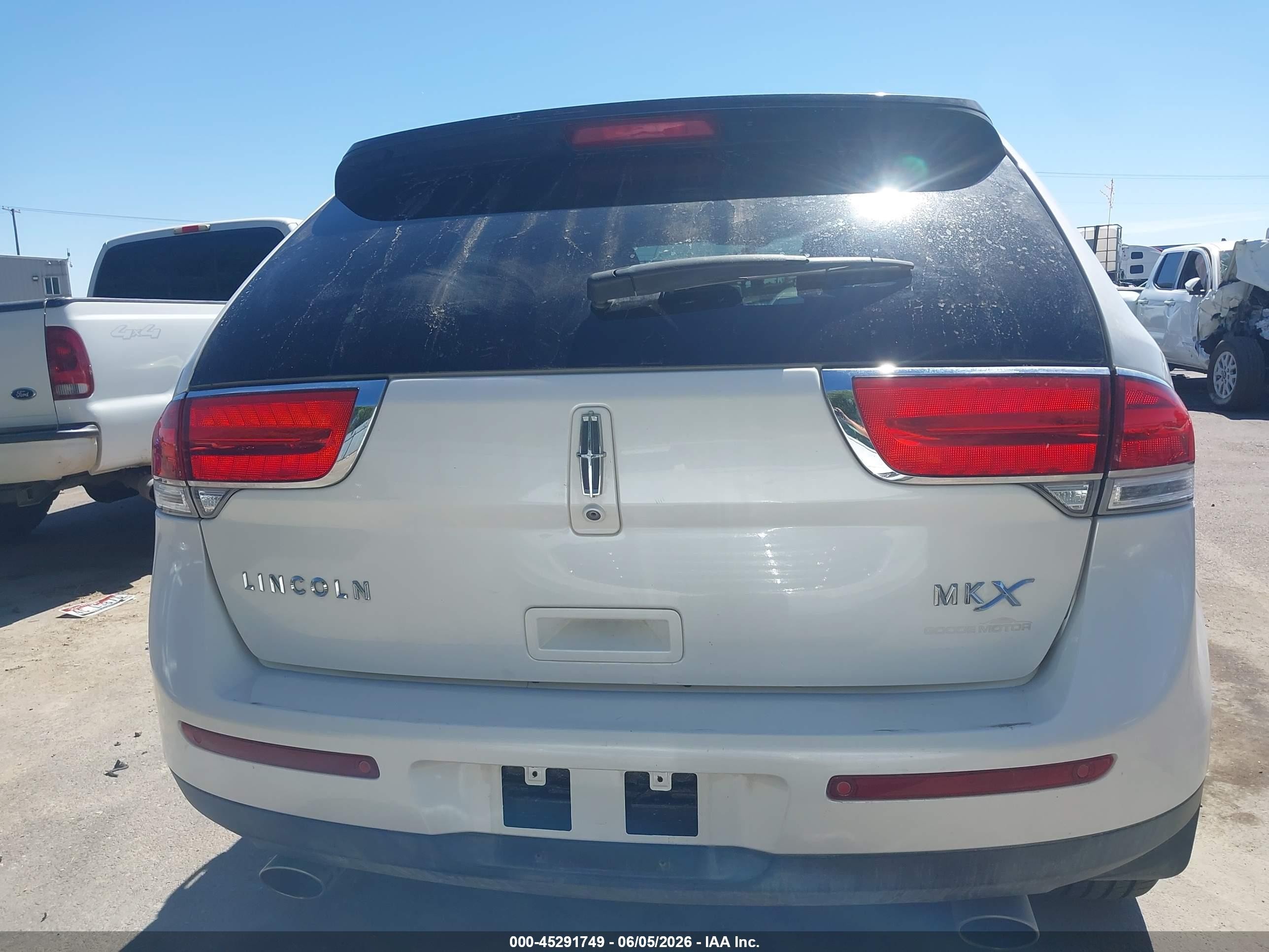 2015 Lincoln Mkx   White vin: 2LMDJ6JK0FBL31752