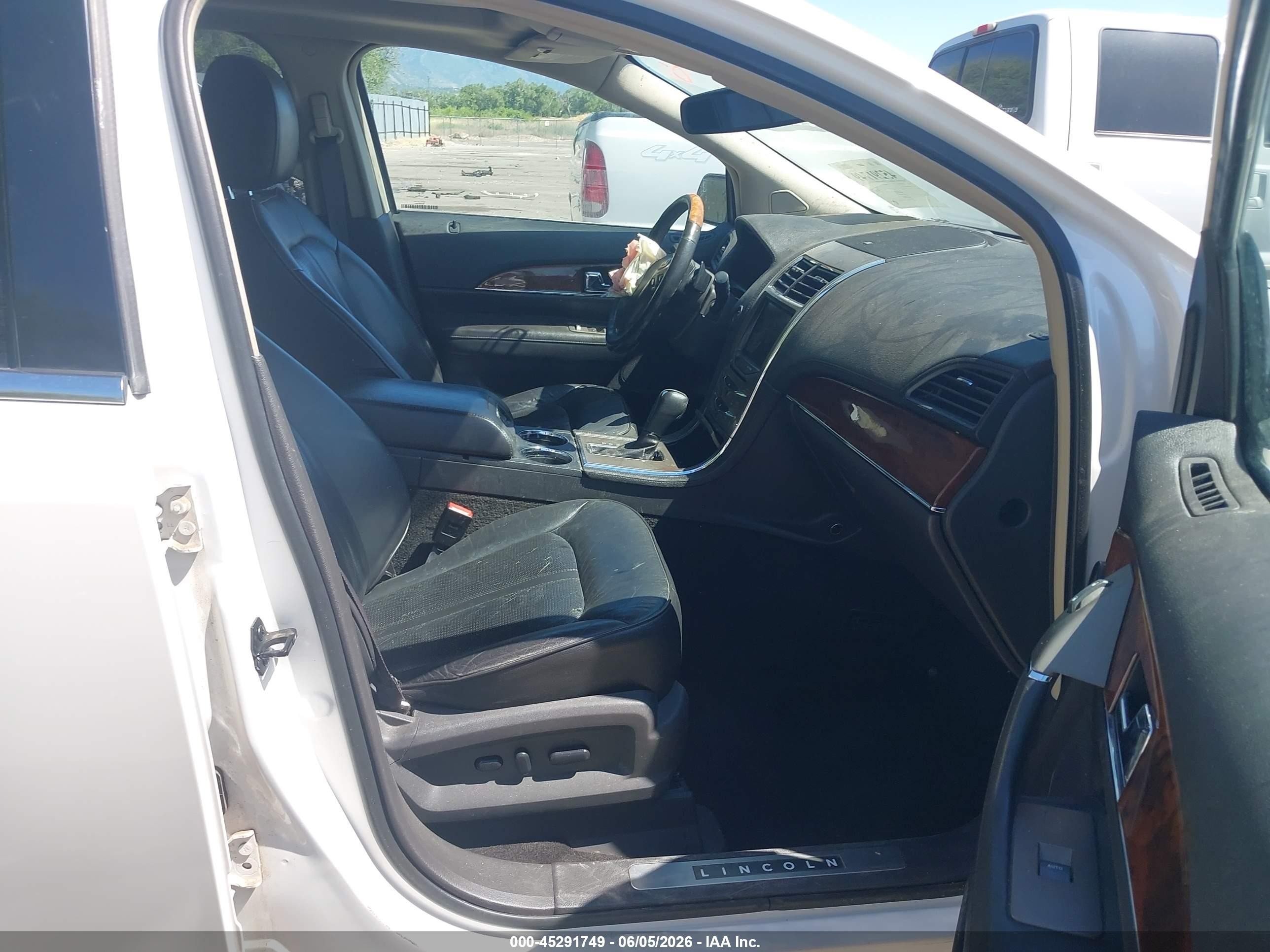 2015 Lincoln Mkx   White vin: 2LMDJ6JK0FBL31752