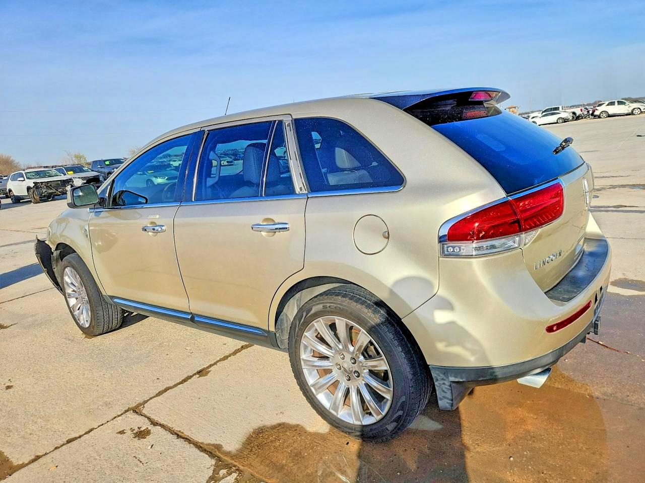 2011 Lincoln Mkx Gold vin: 2LMDJ6JK2BBJ15072