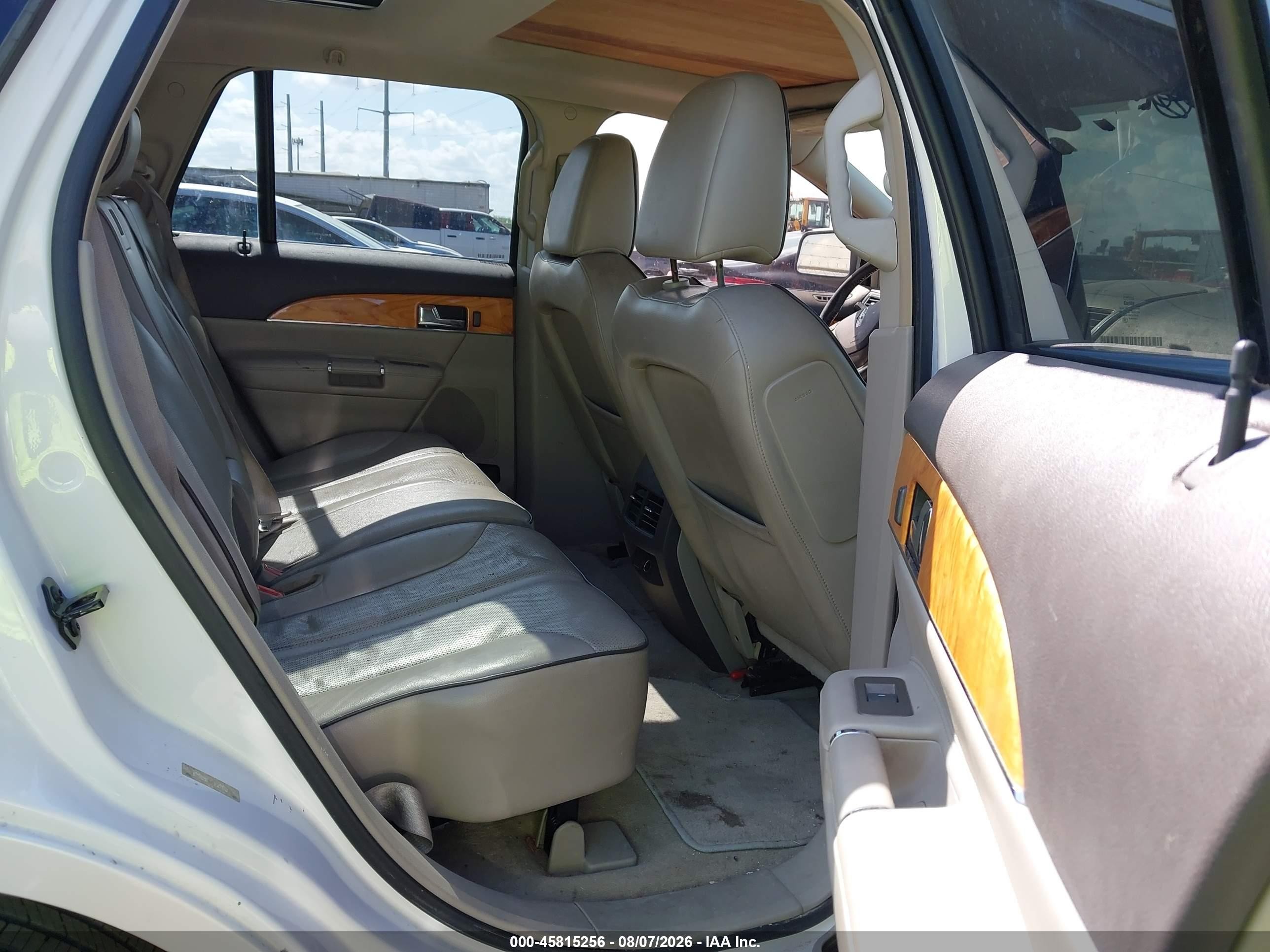 2011 Lincoln Mkx   White vin: 2LMDJ6JK2BBJ15962
