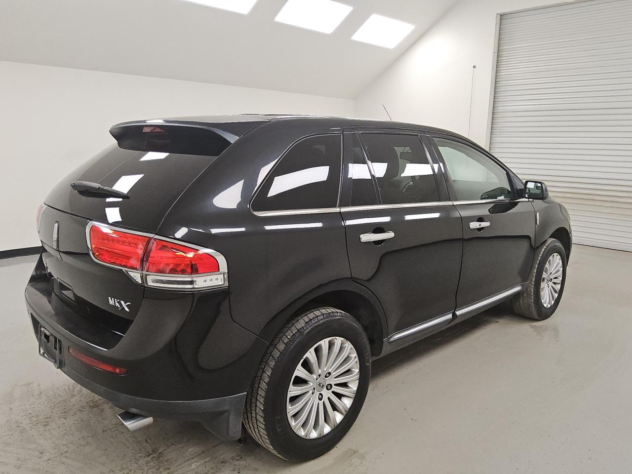 2013 Lincoln Mkx Black vin: 2LMDJ6JK2DBL22600 Damage: Rr Strut, Unattached, Repair Required