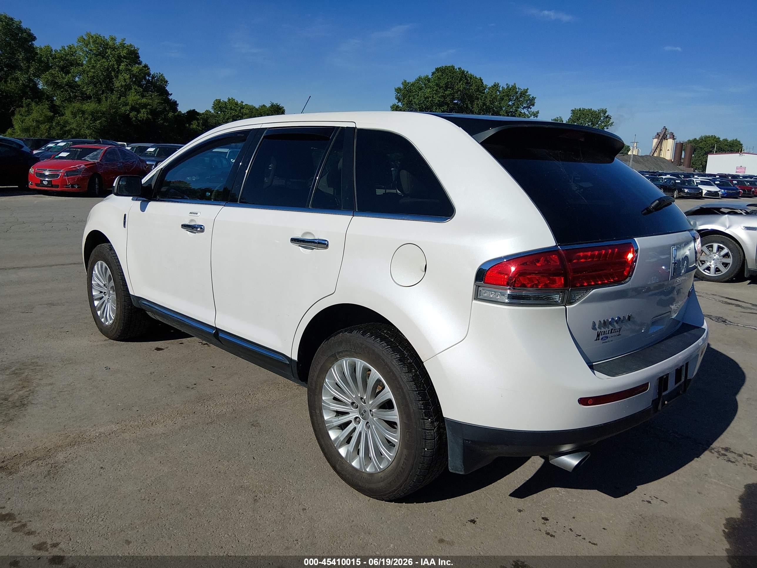 2013 Lincoln Mkx   White vin: 2LMDJ6JK2DBL25111