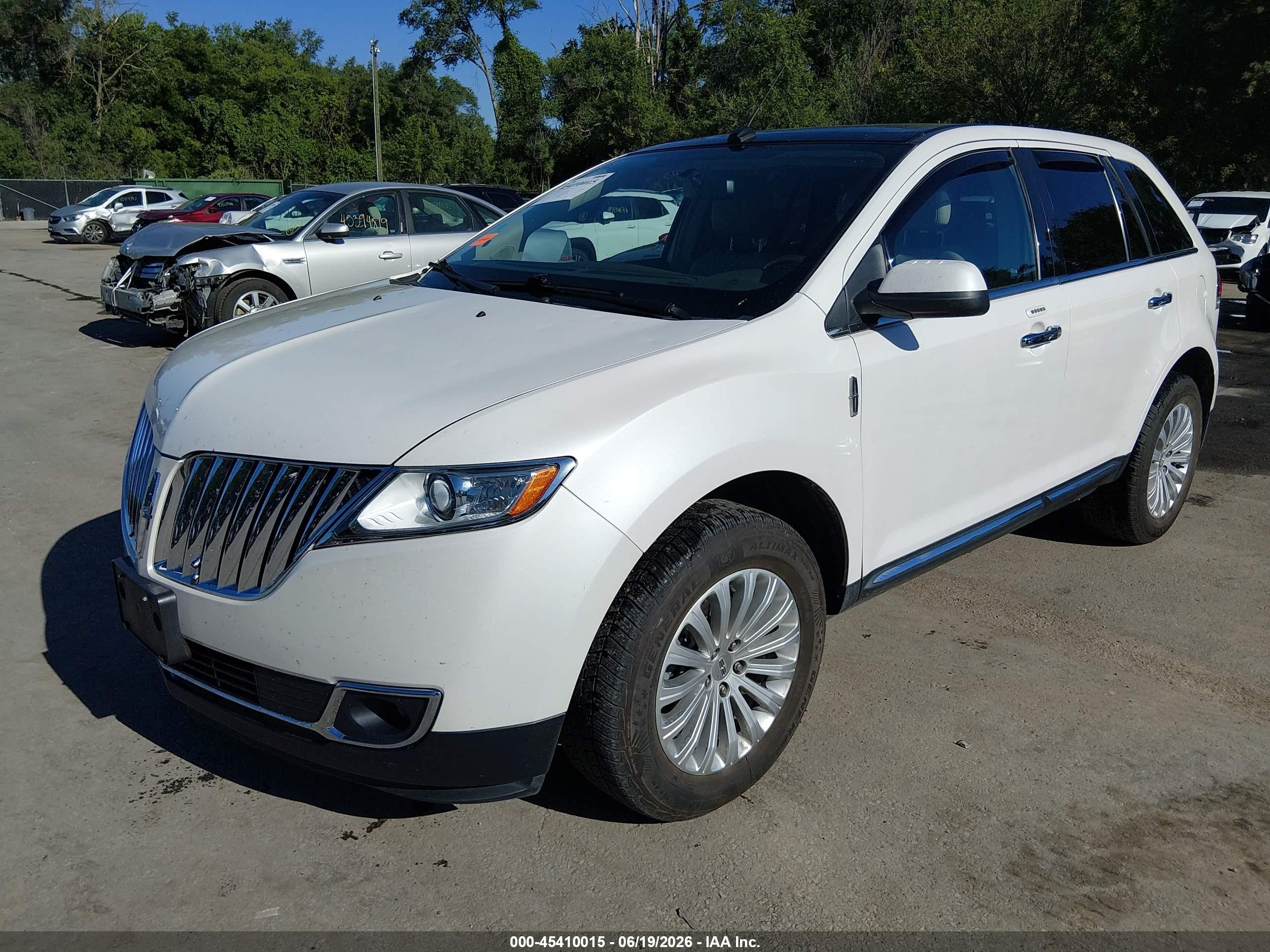 2013 Lincoln Mkx   White vin: 2LMDJ6JK2DBL25111