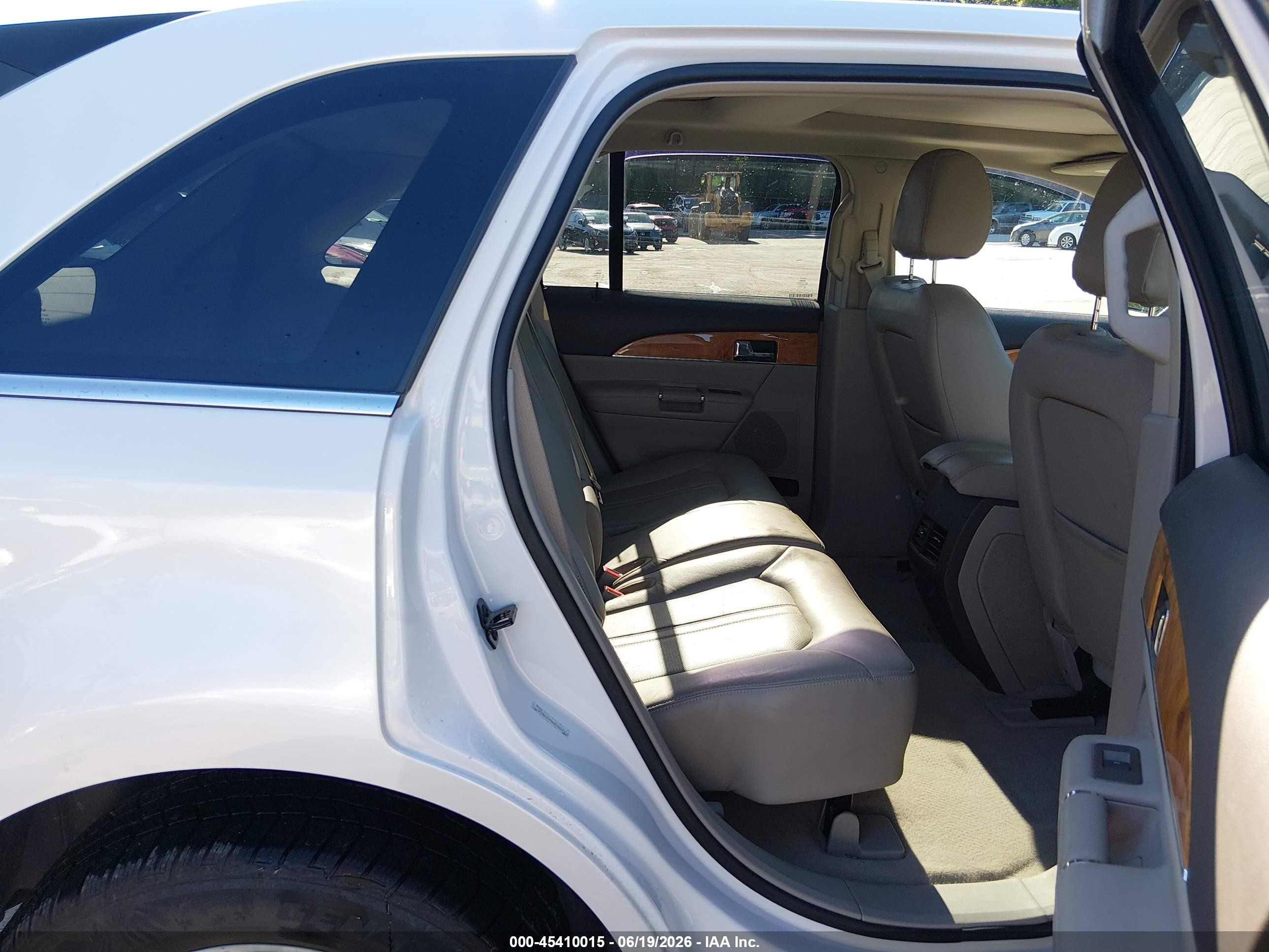 2013 Lincoln Mkx   White vin: 2LMDJ6JK2DBL25111