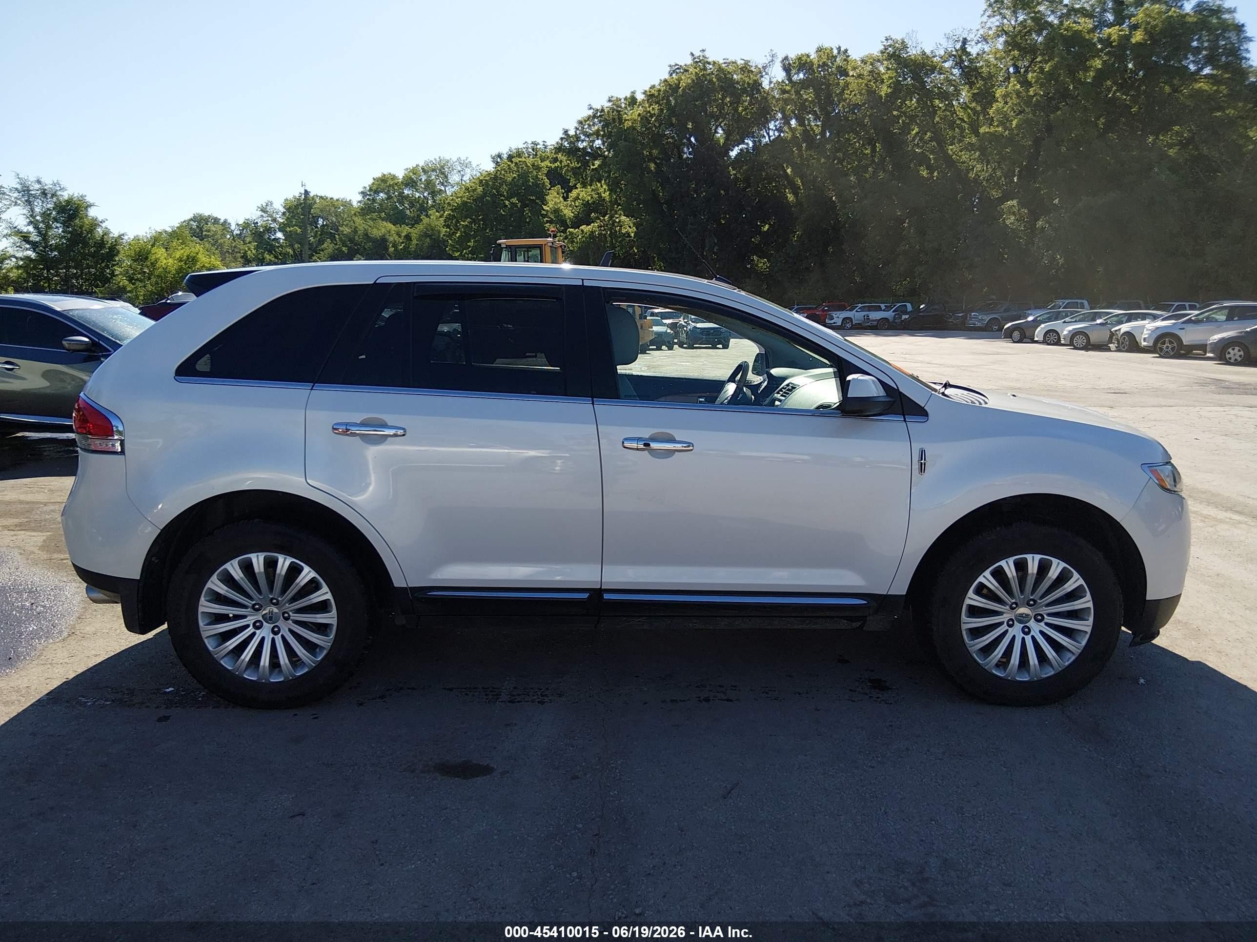2013 Lincoln Mkx   White vin: 2LMDJ6JK2DBL25111