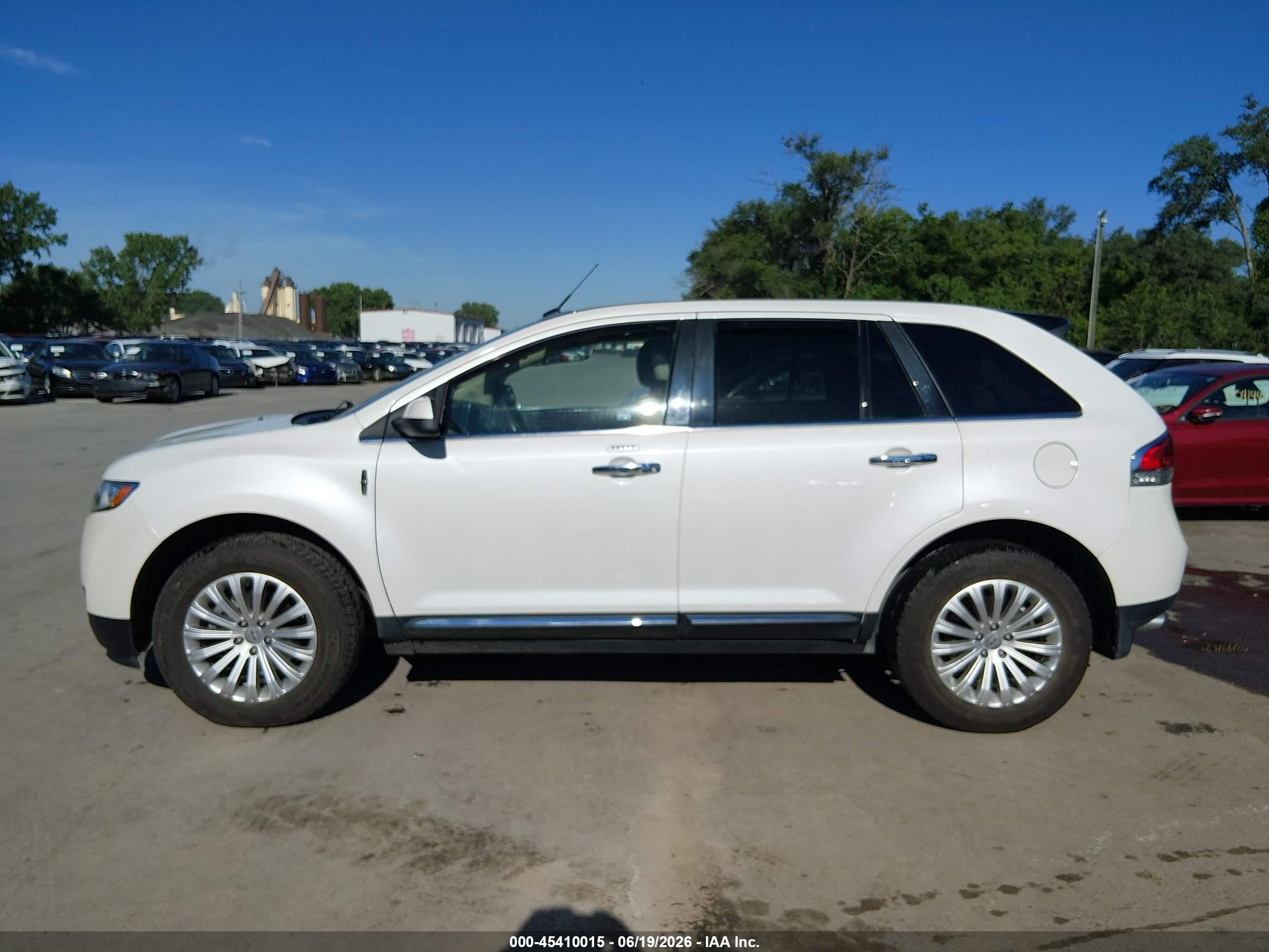2013 Lincoln Mkx   White vin: 2LMDJ6JK2DBL25111
