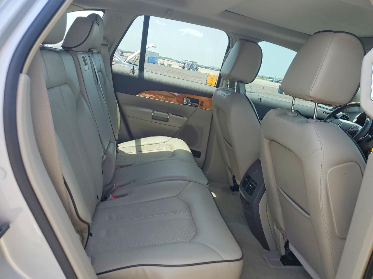 2013 Lincoln Mkx Silver vin: 2LMDJ6JK2DBL36383