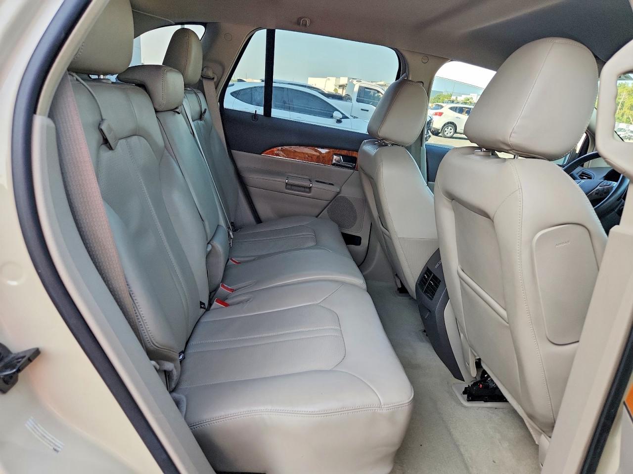 2014 Lincoln Mkx Beige vin: 2LMDJ6JK2EBL18354