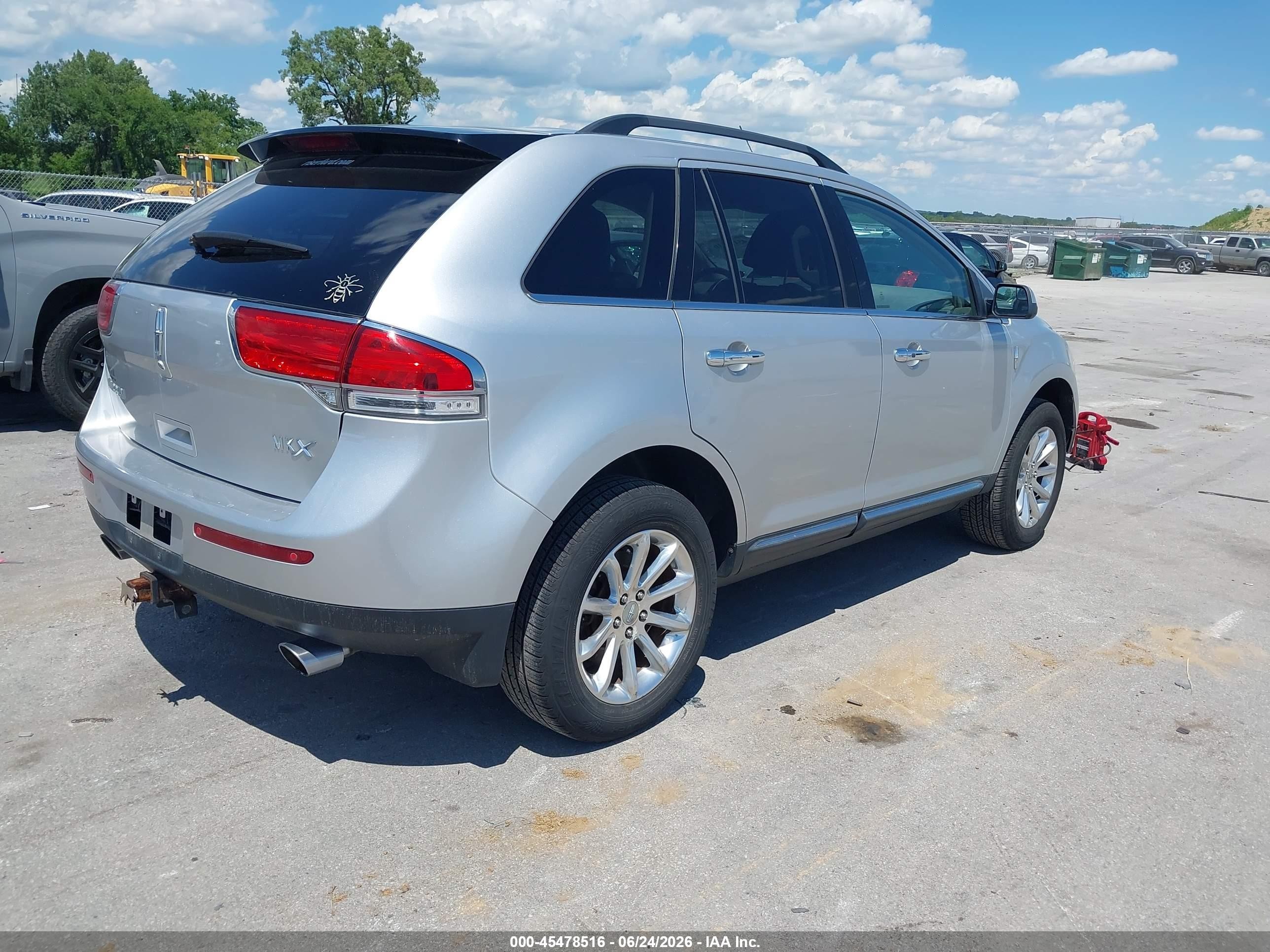 2011 Lincoln Mkx   Silver vin: 2LMDJ6JK3BBJ29580