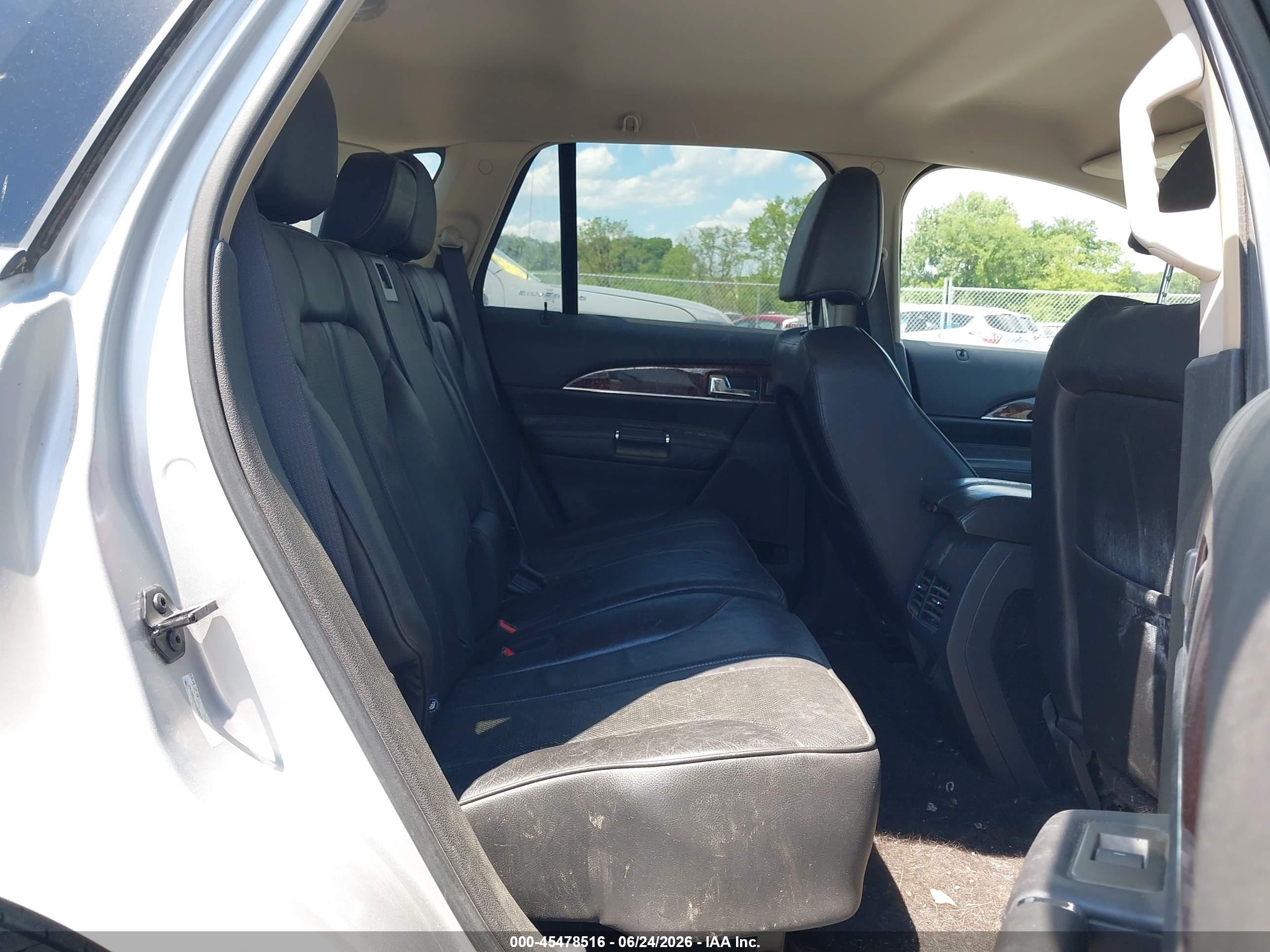 2011 Lincoln Mkx   Silver vin: 2LMDJ6JK3BBJ29580