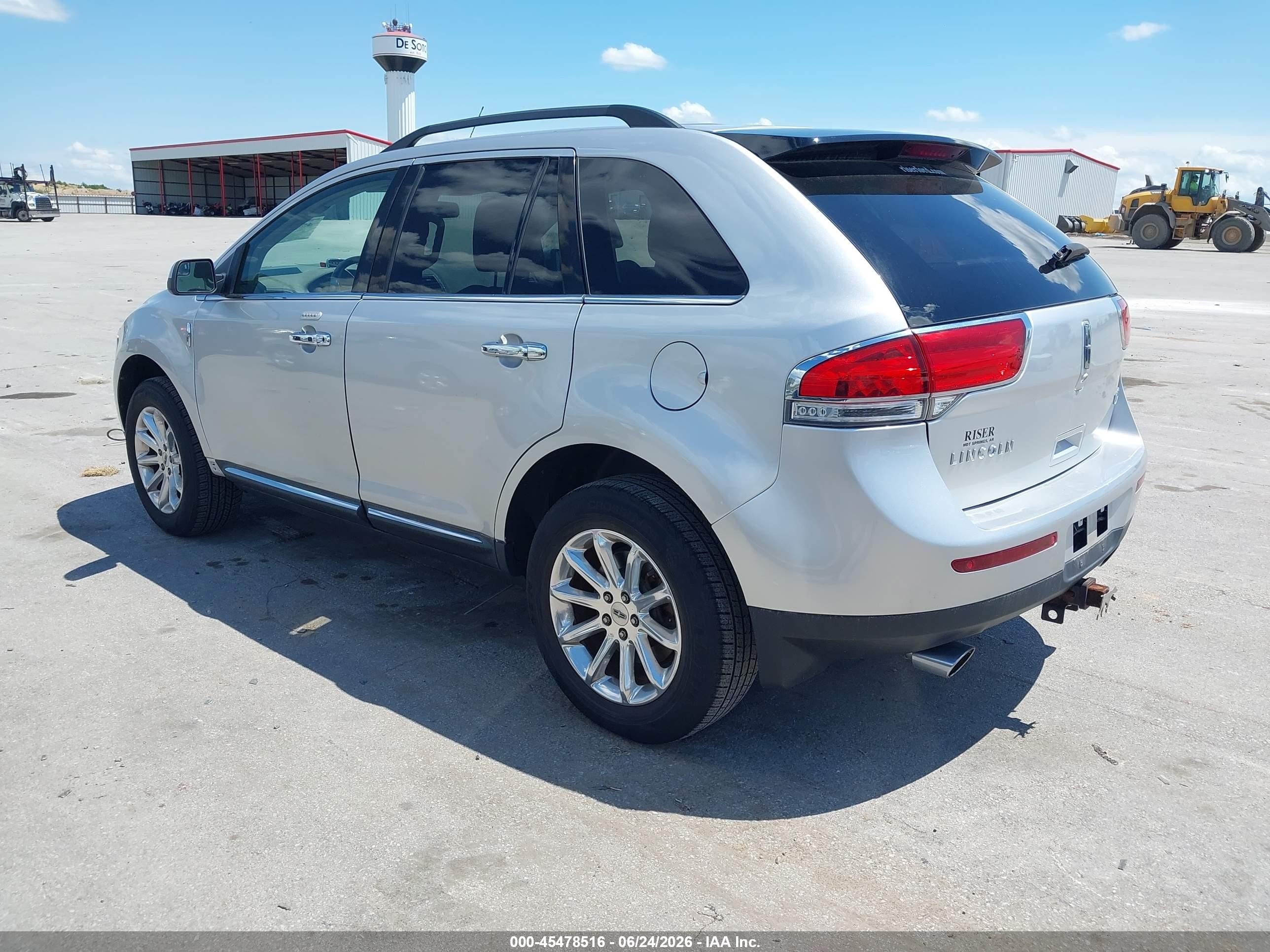 2011 Lincoln Mkx   Silver vin: 2LMDJ6JK3BBJ29580