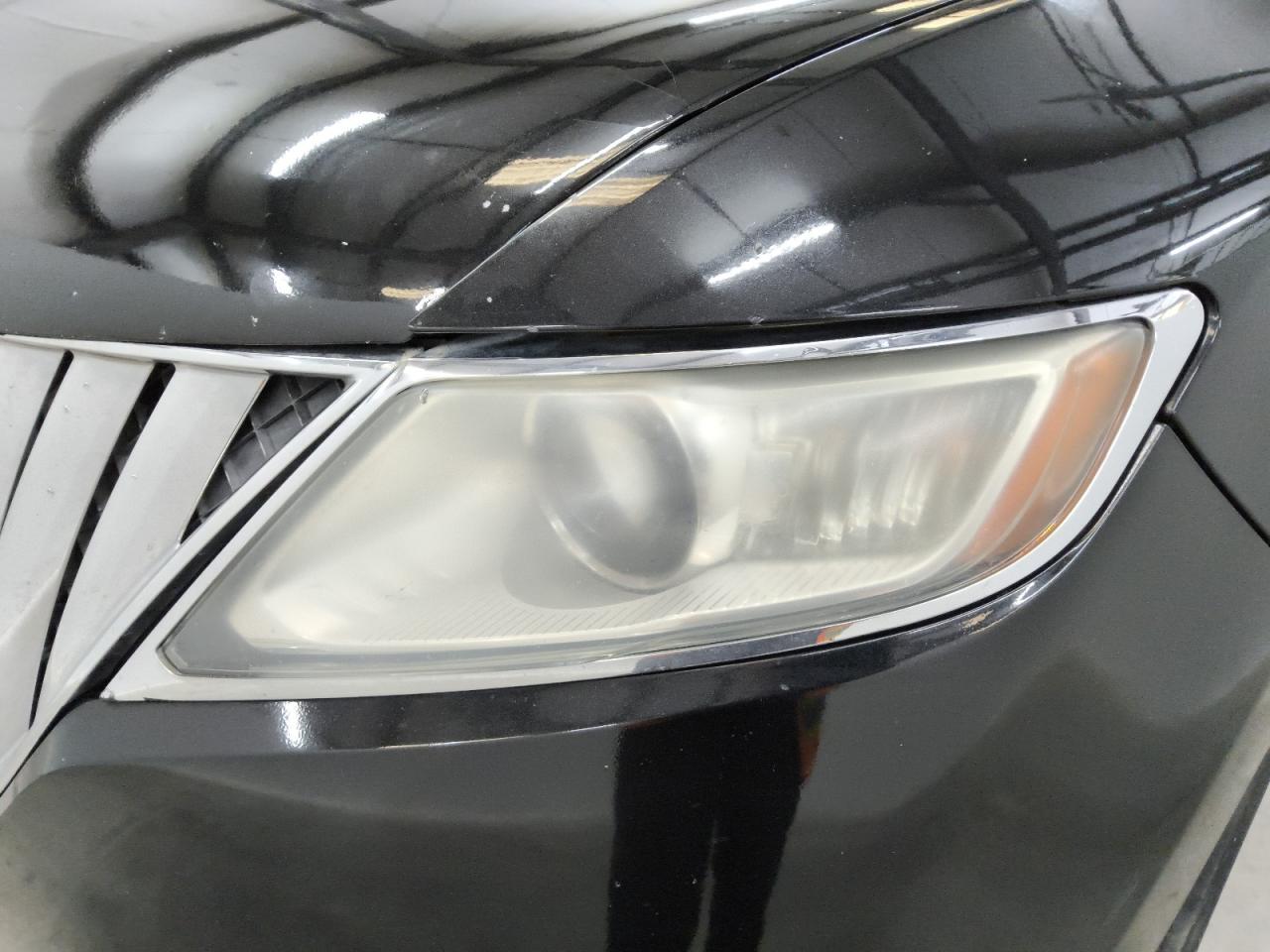 2014 Lincoln Mkx Black vin: 2LMDJ6JK3EBL18007 Damage: Left Head Lamp, Faded, Acceptable