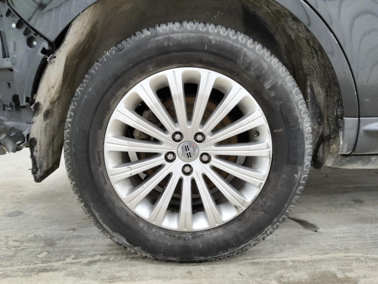 2014 Lincoln Mkx Black vin: 2LMDJ6JK3EBL18007 Damage: Right Rear Wheel, Curb Rash, 11 To 12 Inches