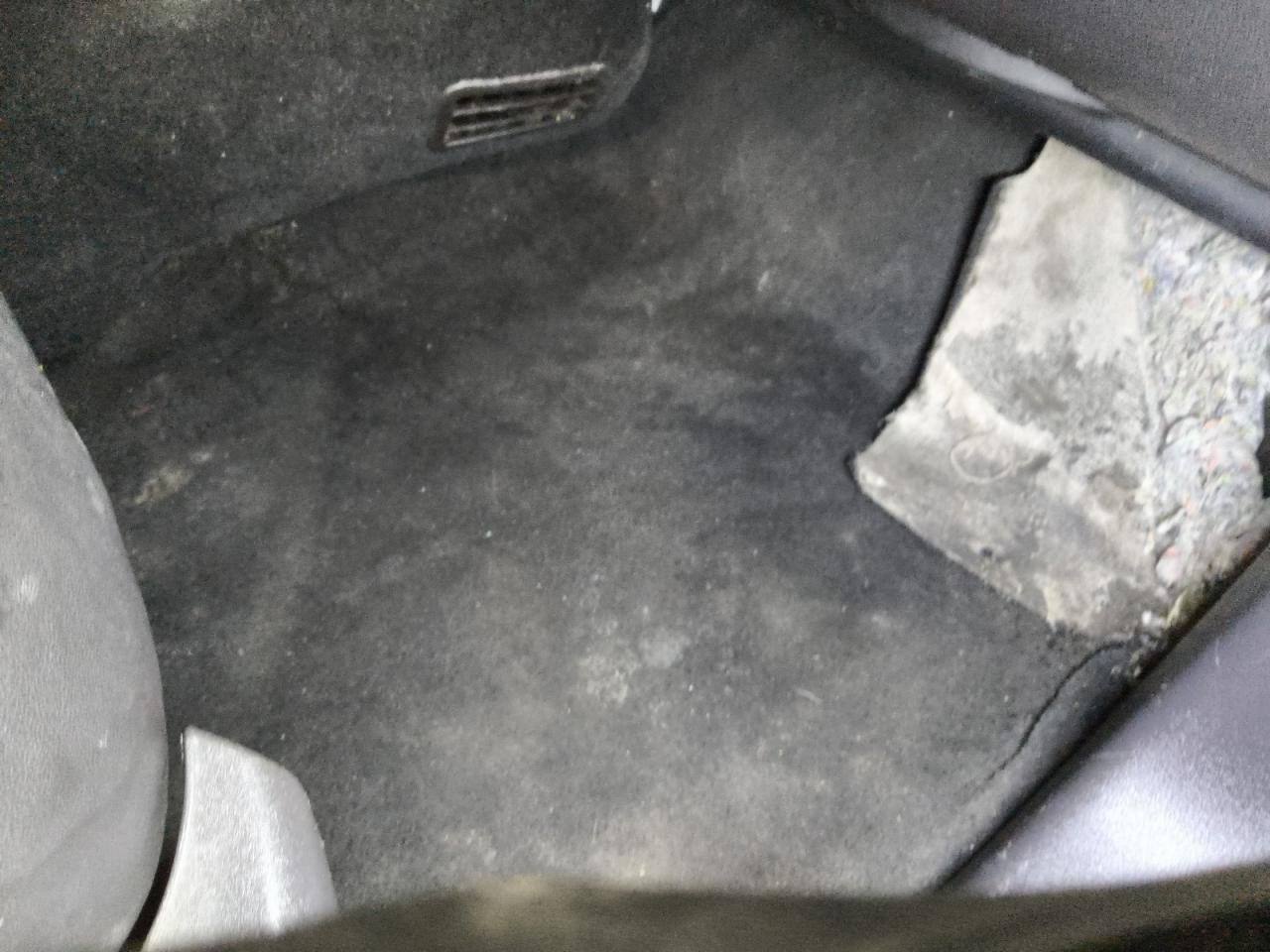 2014 Lincoln Mkx Black vin: 2LMDJ6JK3EBL18007 Damage: Right Front Carpet, Torn, > 12 Inches