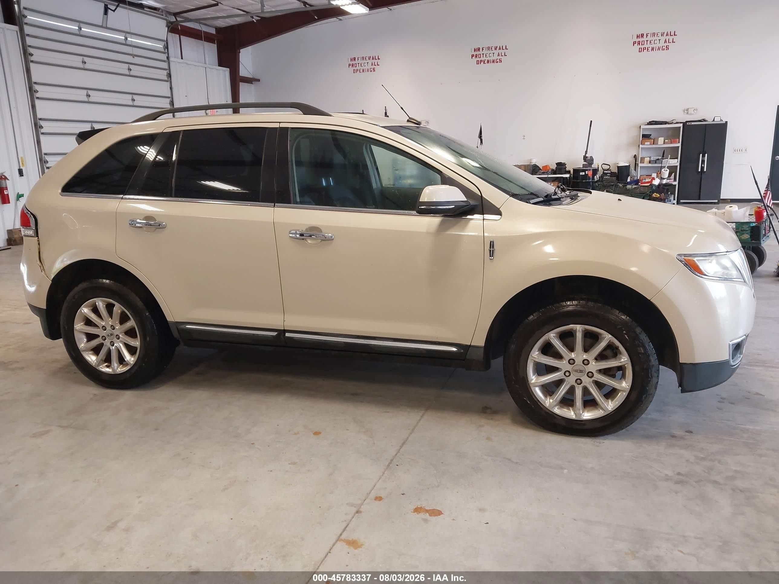 2014 Lincoln Mkx   White vin: 2LMDJ6JK3EBL19951
