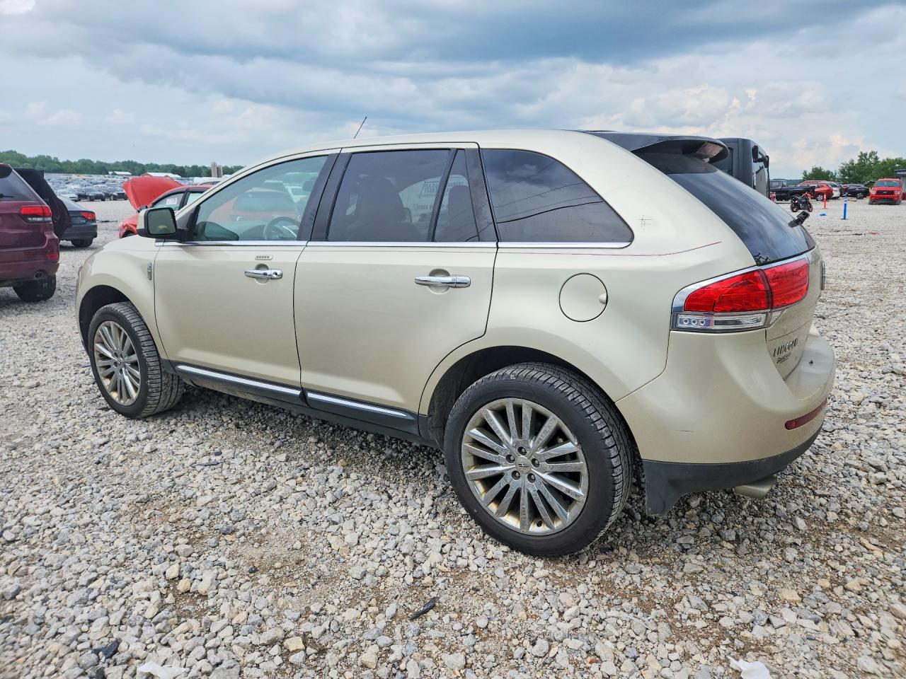2011 Lincoln Mkx Золотой vin: 2LMDJ6JK4BBJ16868