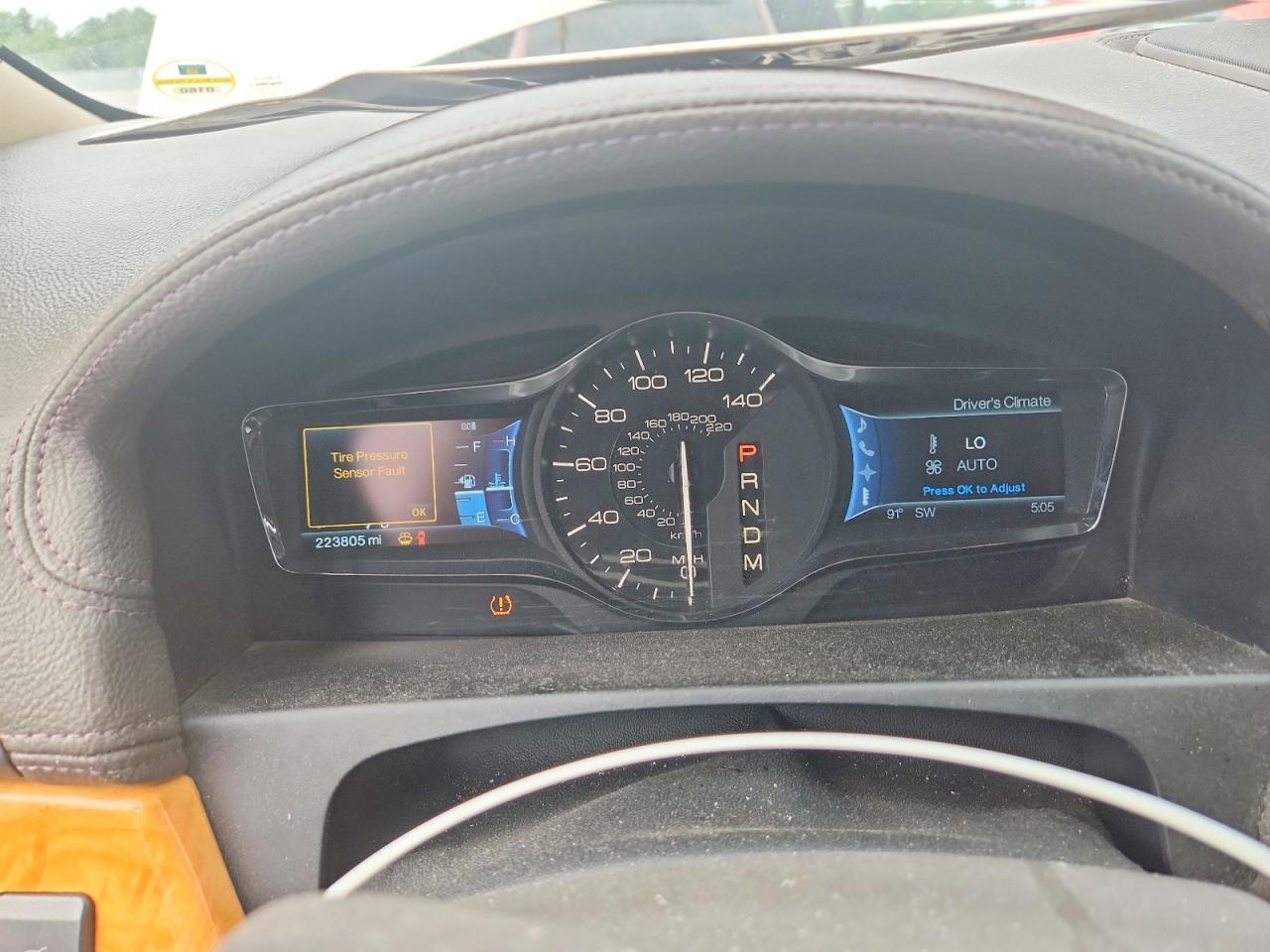 2011 Lincoln Mkx Золотой vin: 2LMDJ6JK4BBJ16868