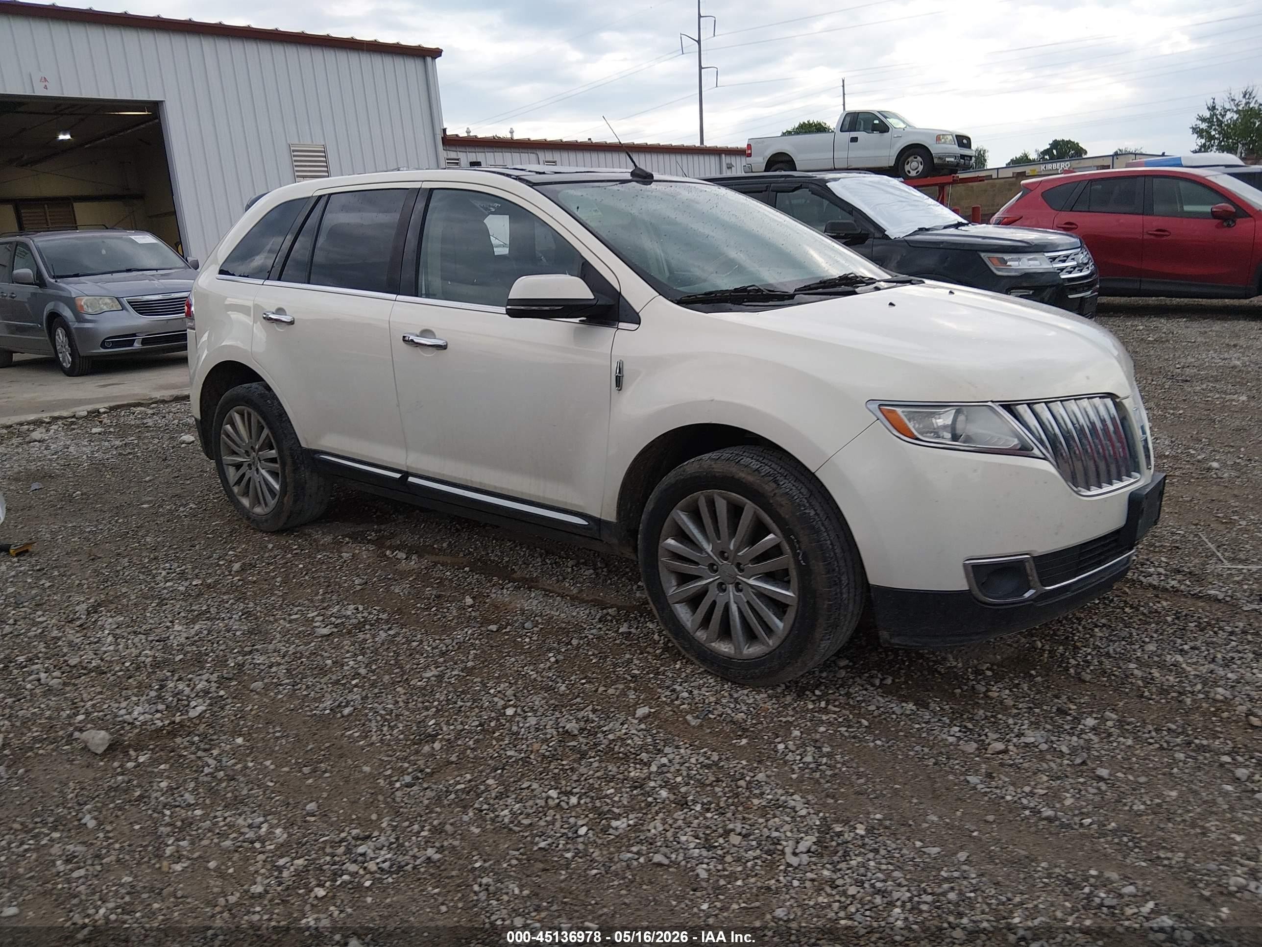 2013 Lincoln Mkx   White vin: 2LMDJ6JK4DBL43092